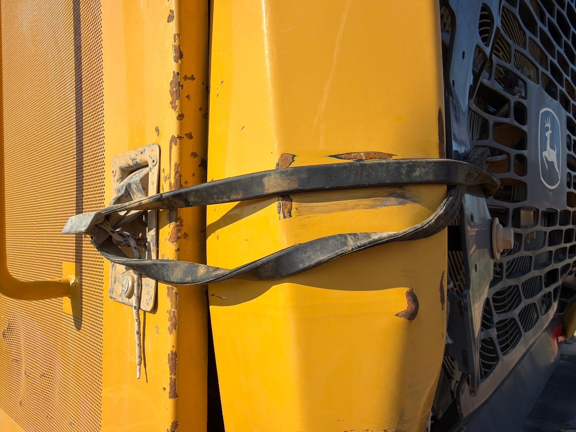 John Deere 744K