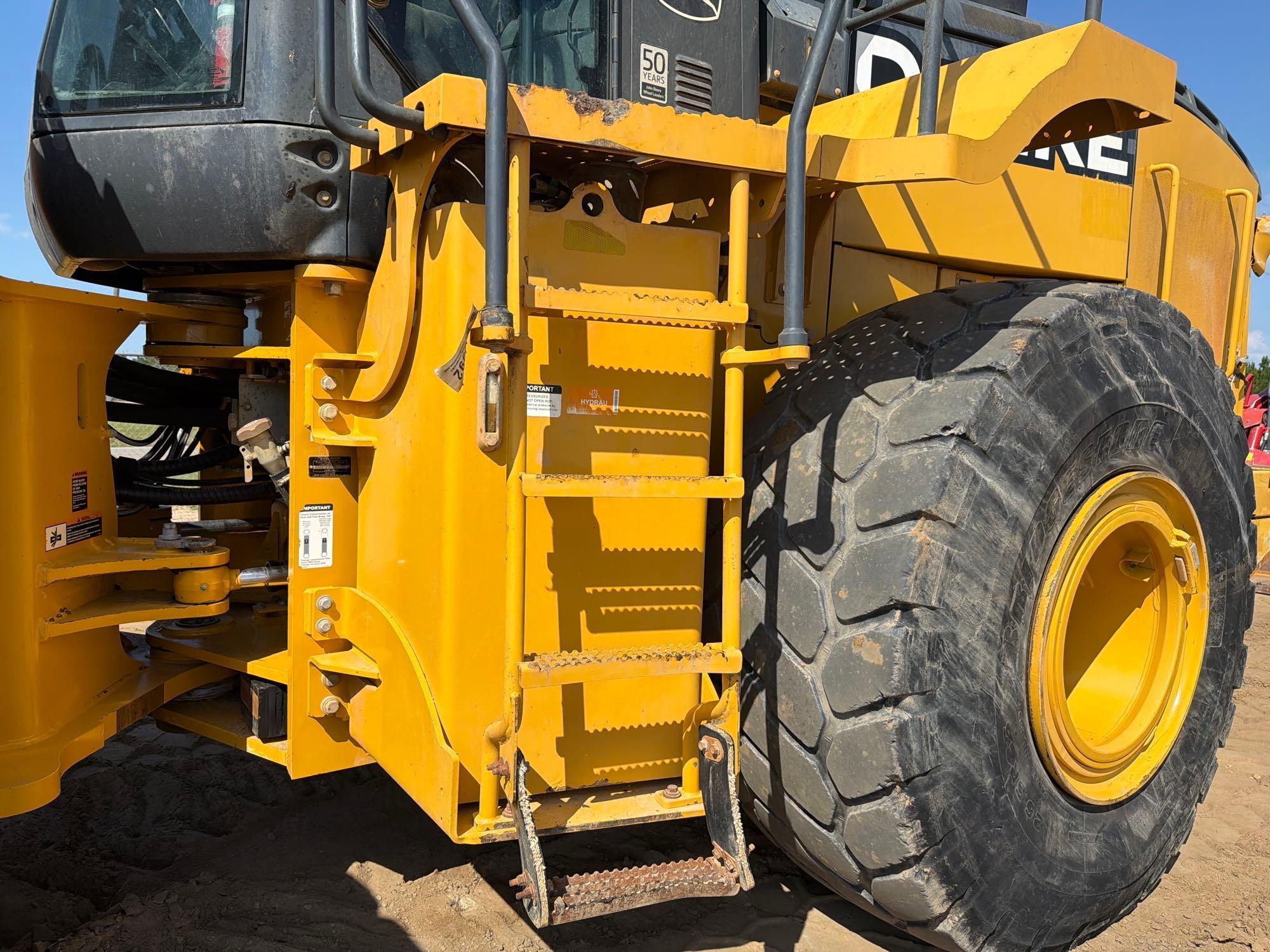John Deere 744K