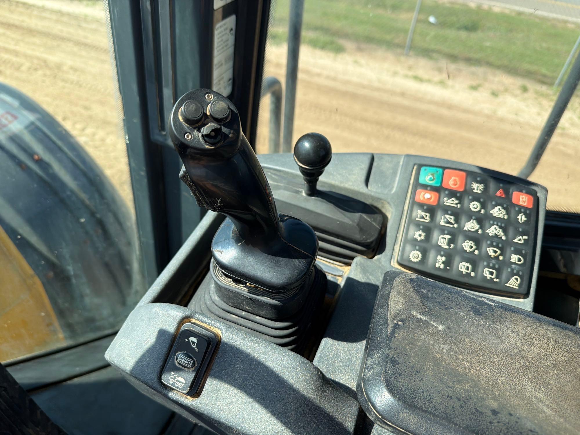 John Deere 744K