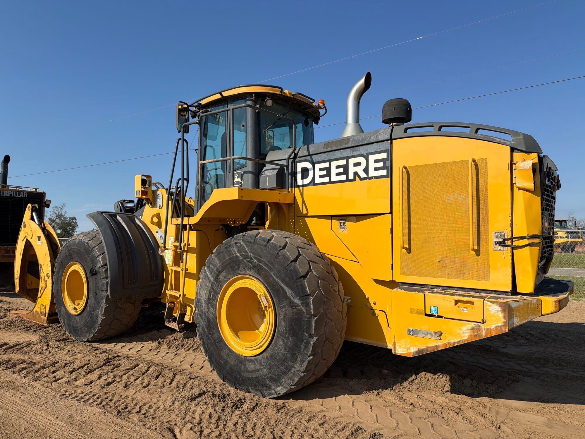 John Deere 744K