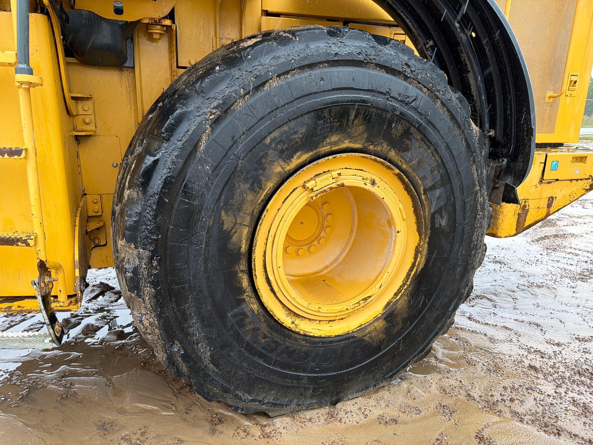 John Deere 824K