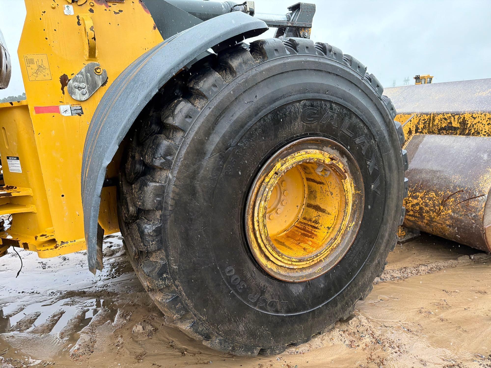 John Deere 824K