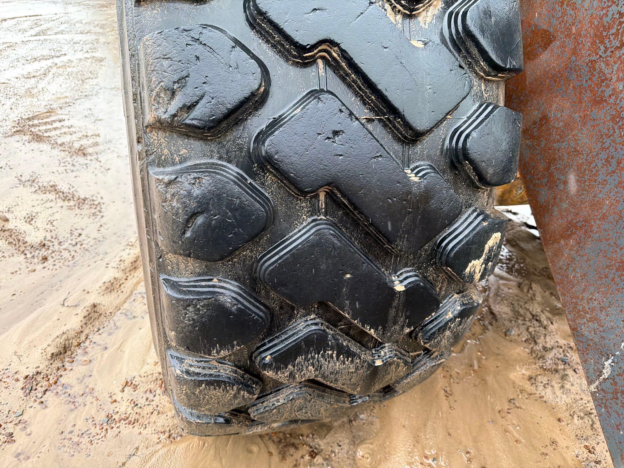 John Deere 824K