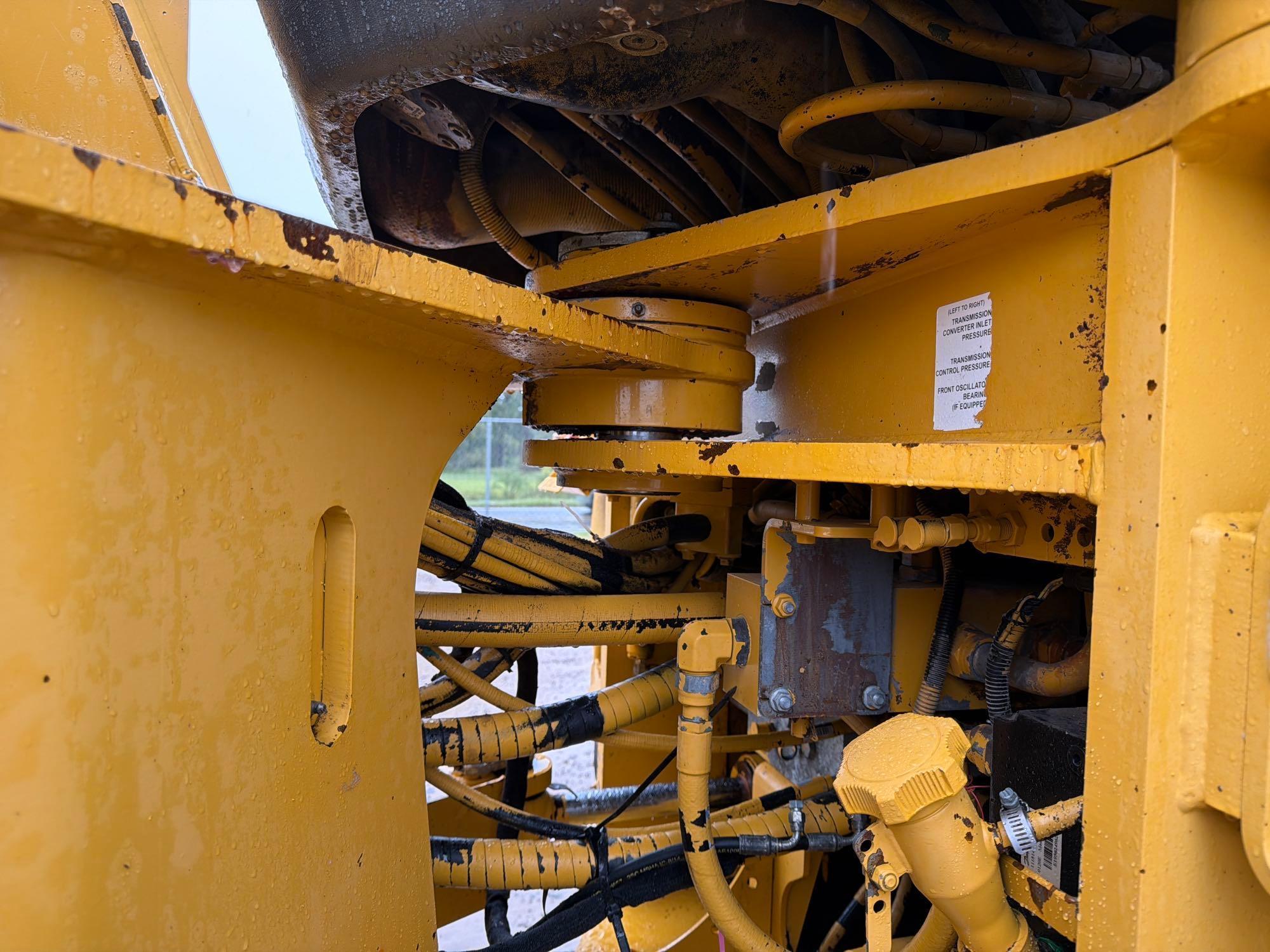John Deere 824K