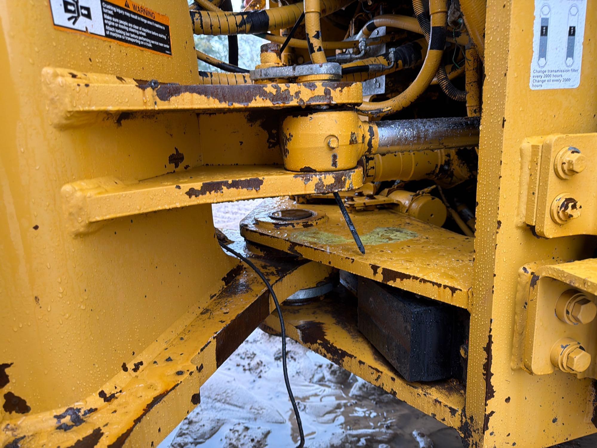 John Deere 824K