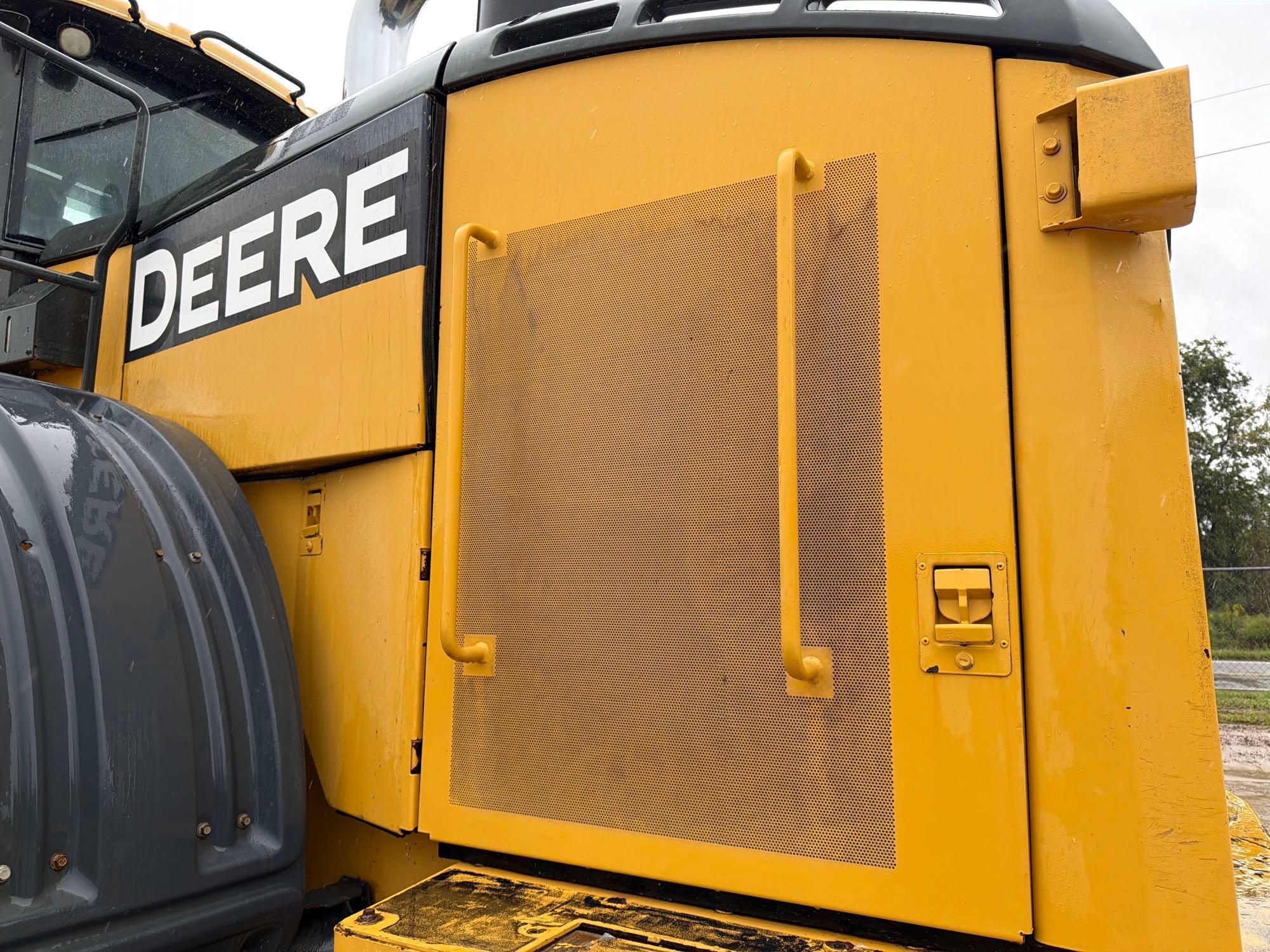 John Deere 824K