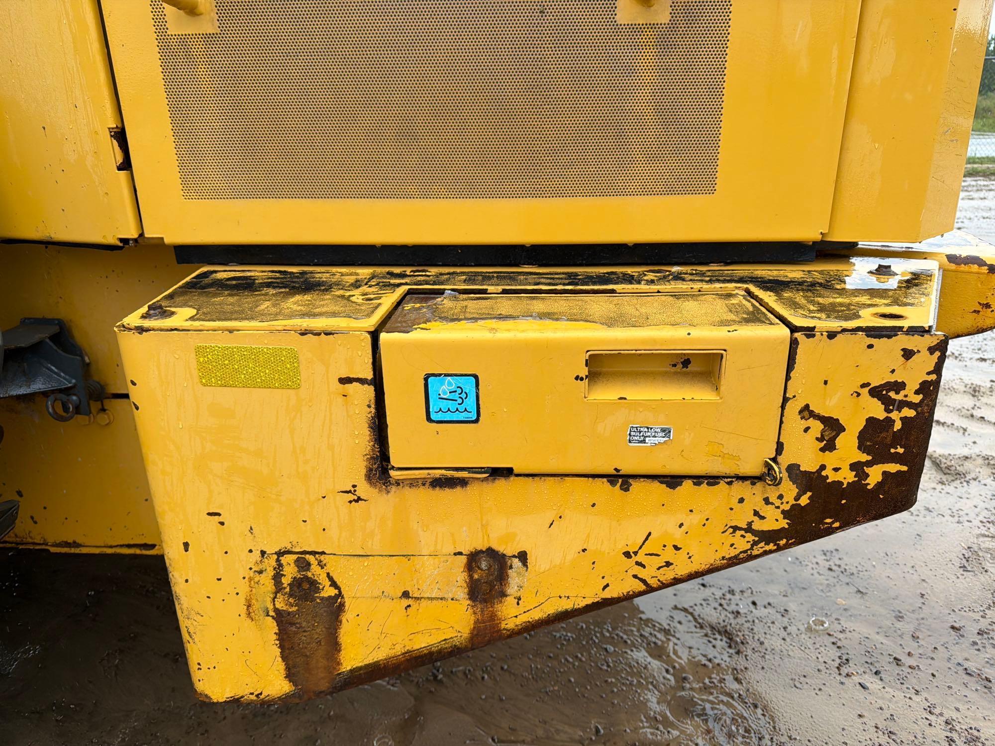 John Deere 824K