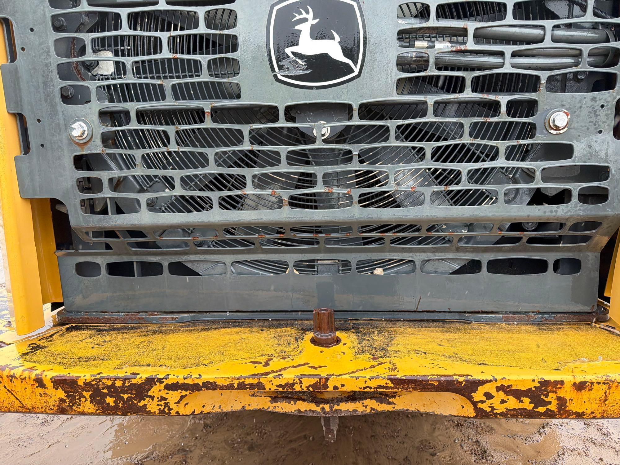 John Deere 824K
