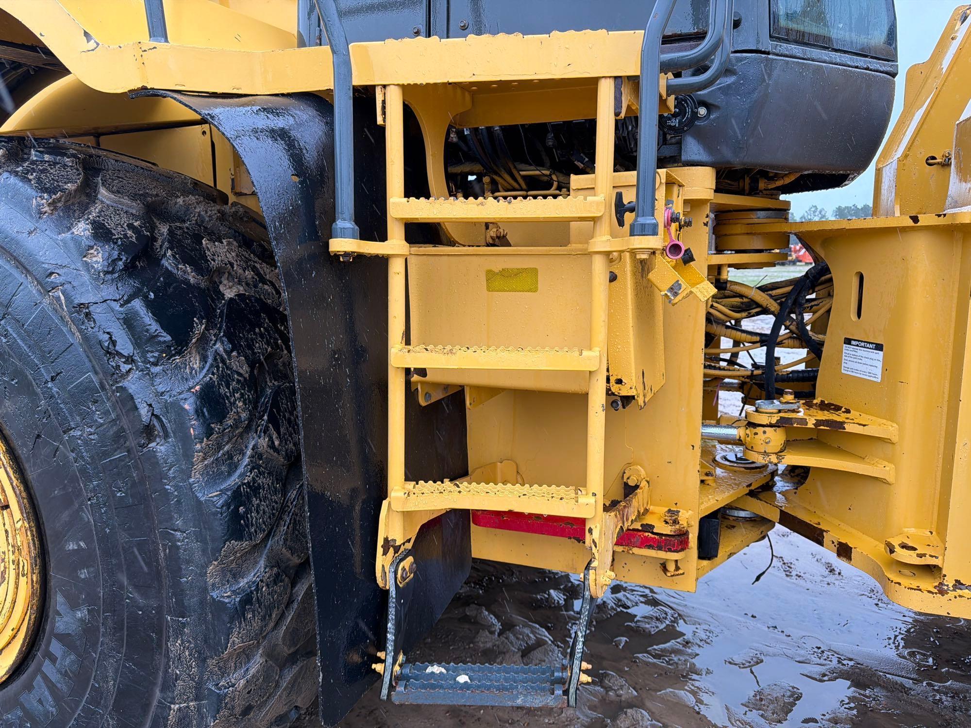 John Deere 824K