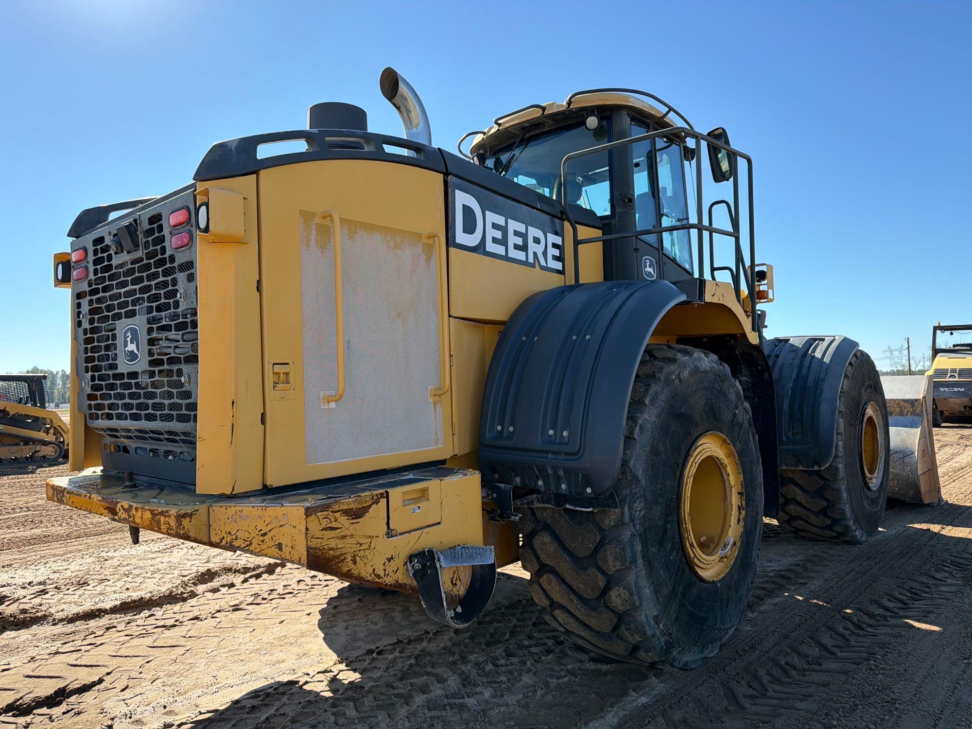 John Deere 824K