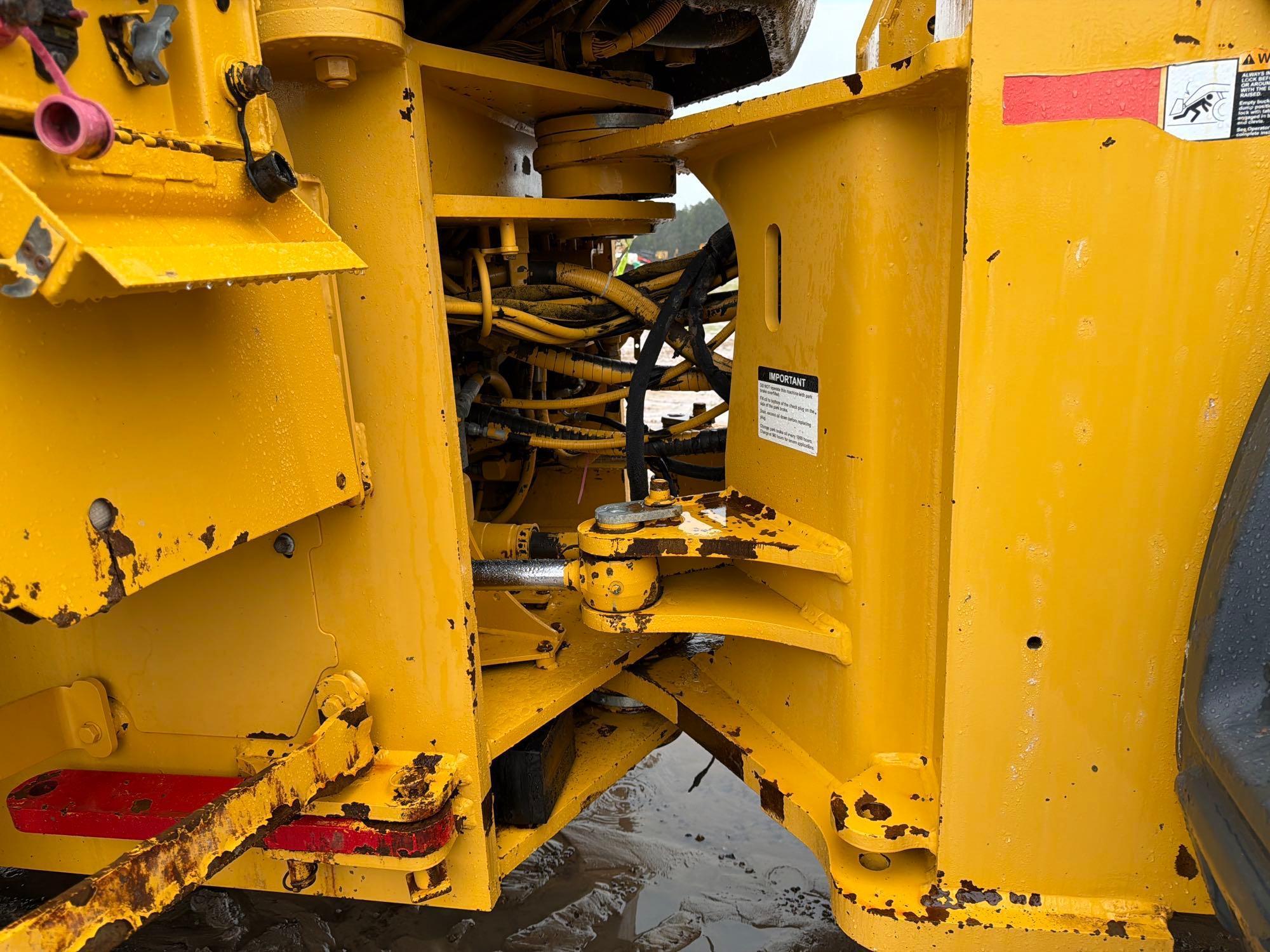 John Deere 824K