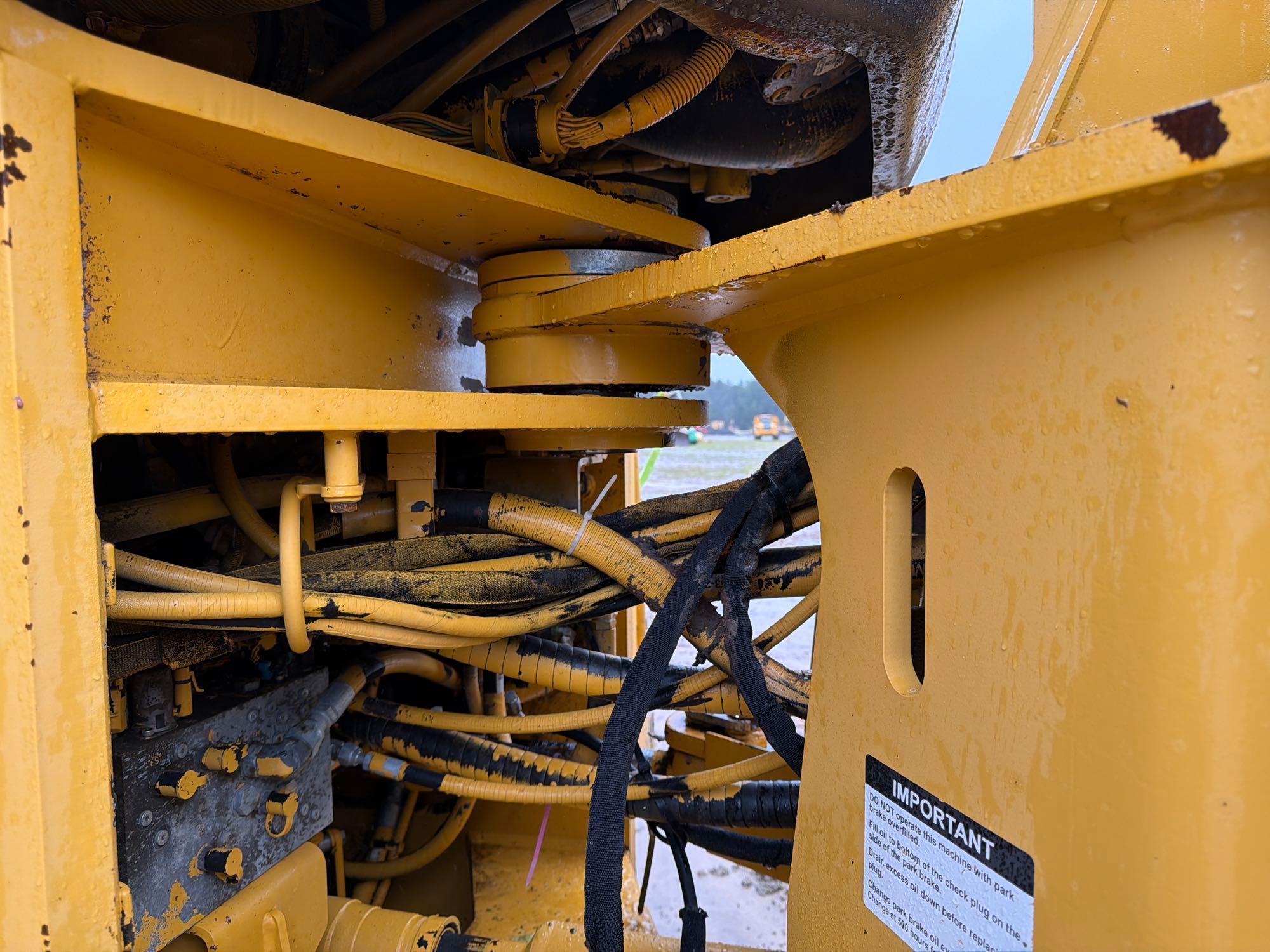 John Deere 824K