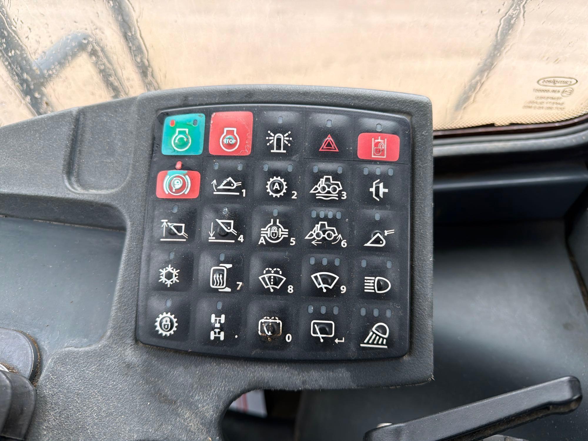 John Deere 824K