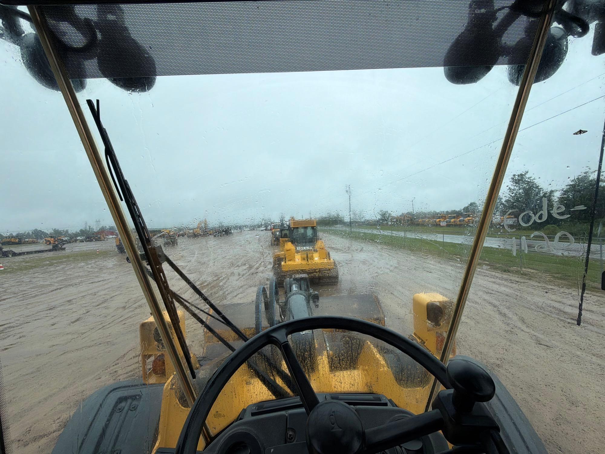 John Deere 824K