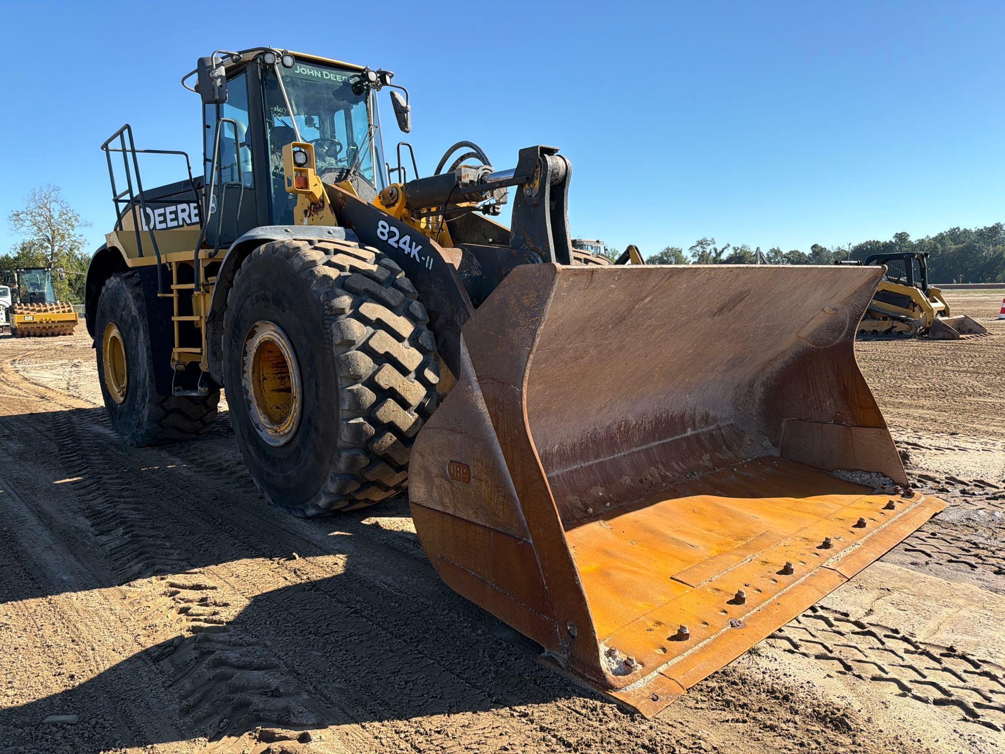 John Deere 824K