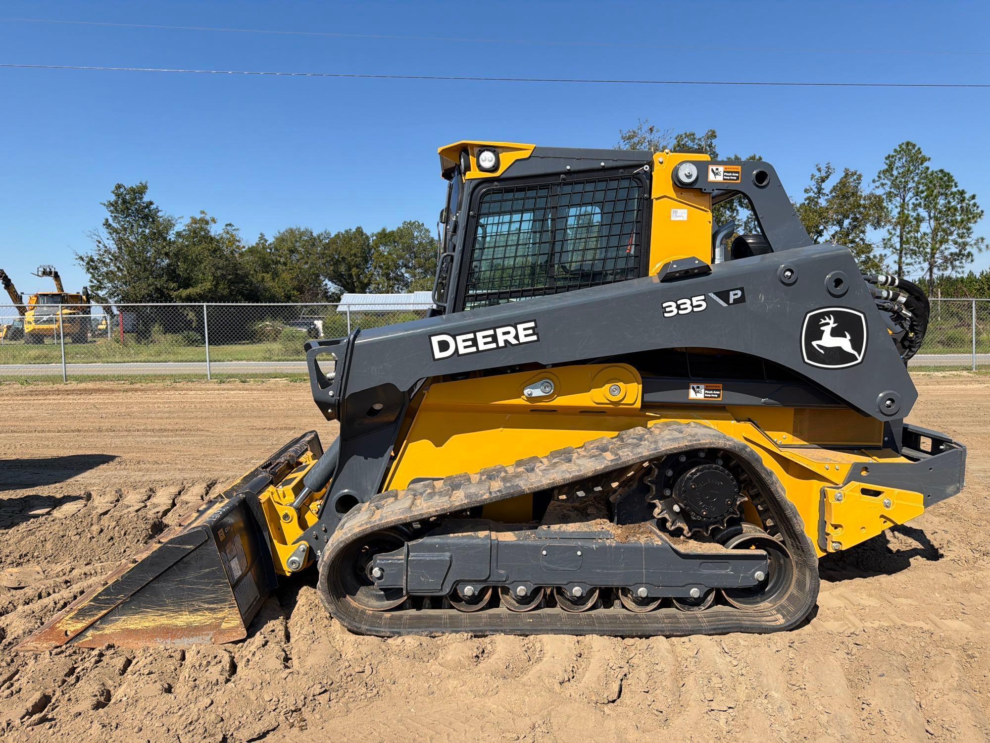 Photo of John Deere 335