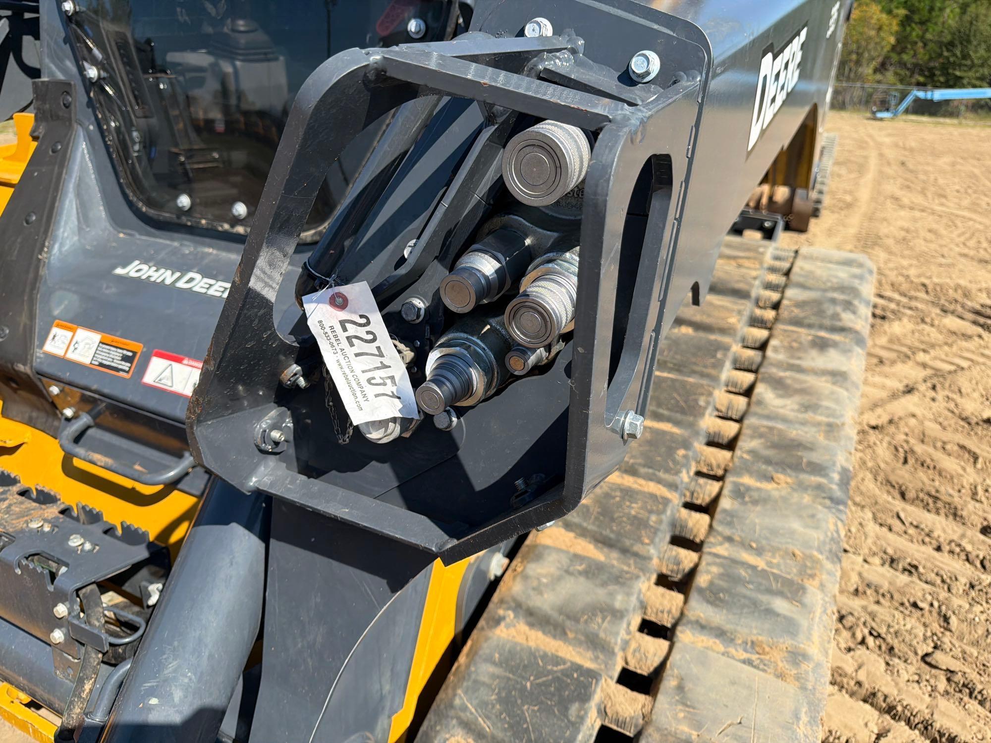John Deere 335