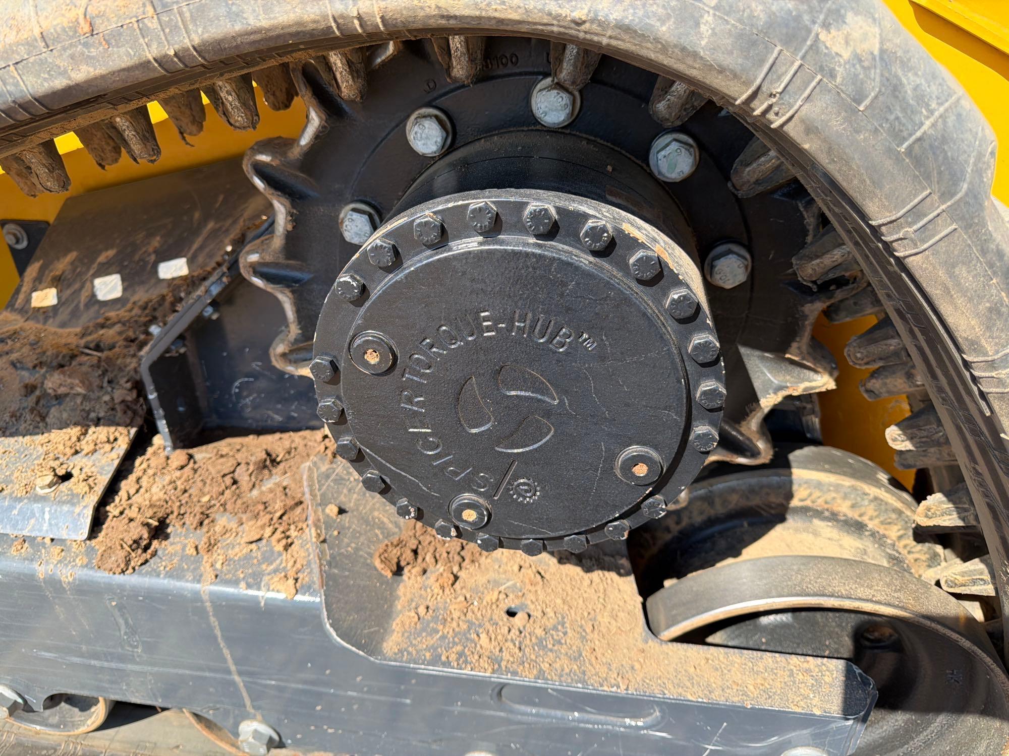 John Deere 335