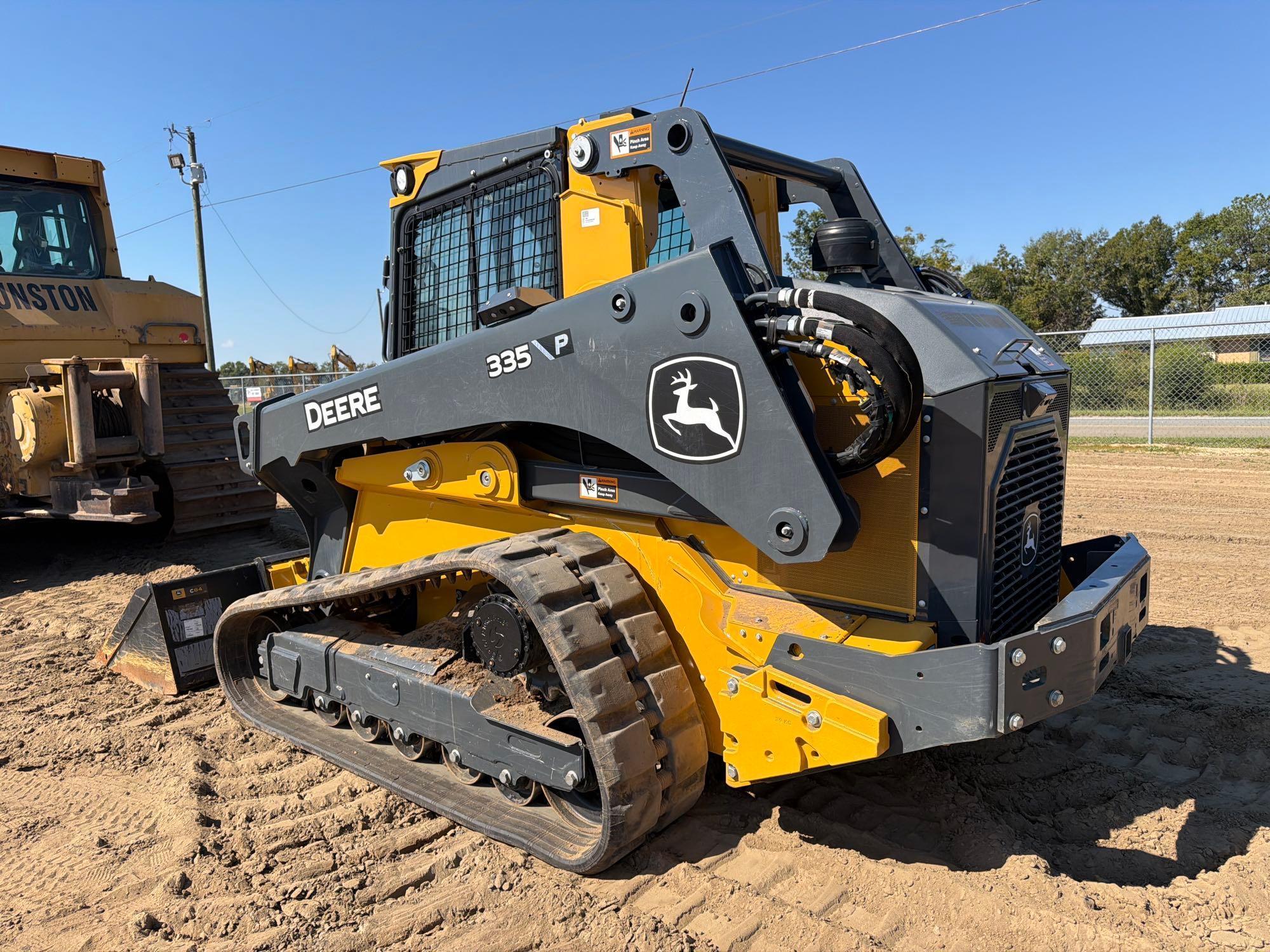 John Deere 335