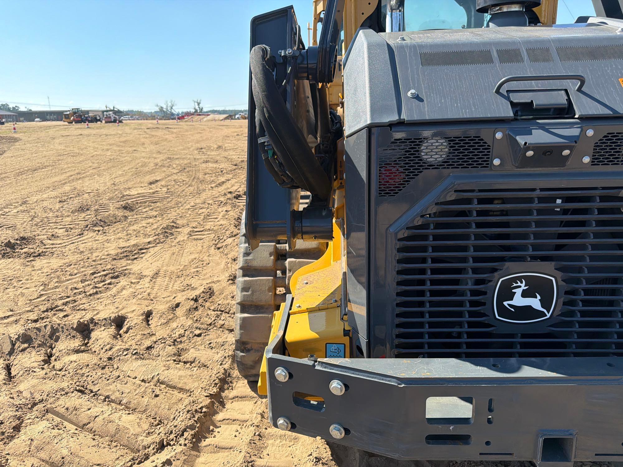 John Deere 335
