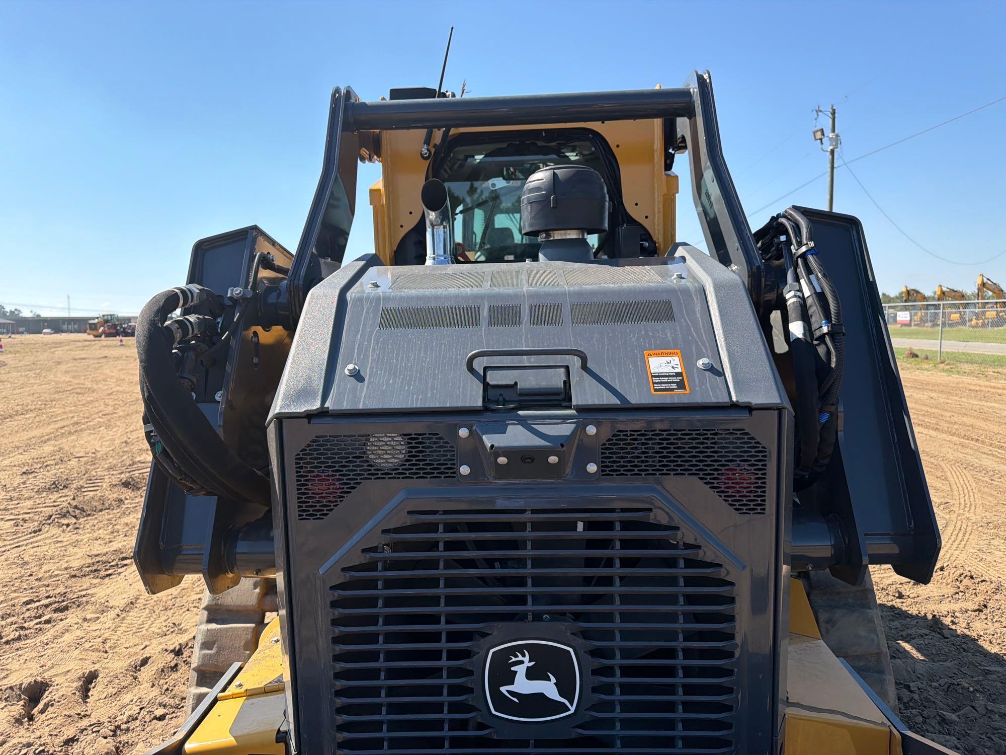 John Deere 335
