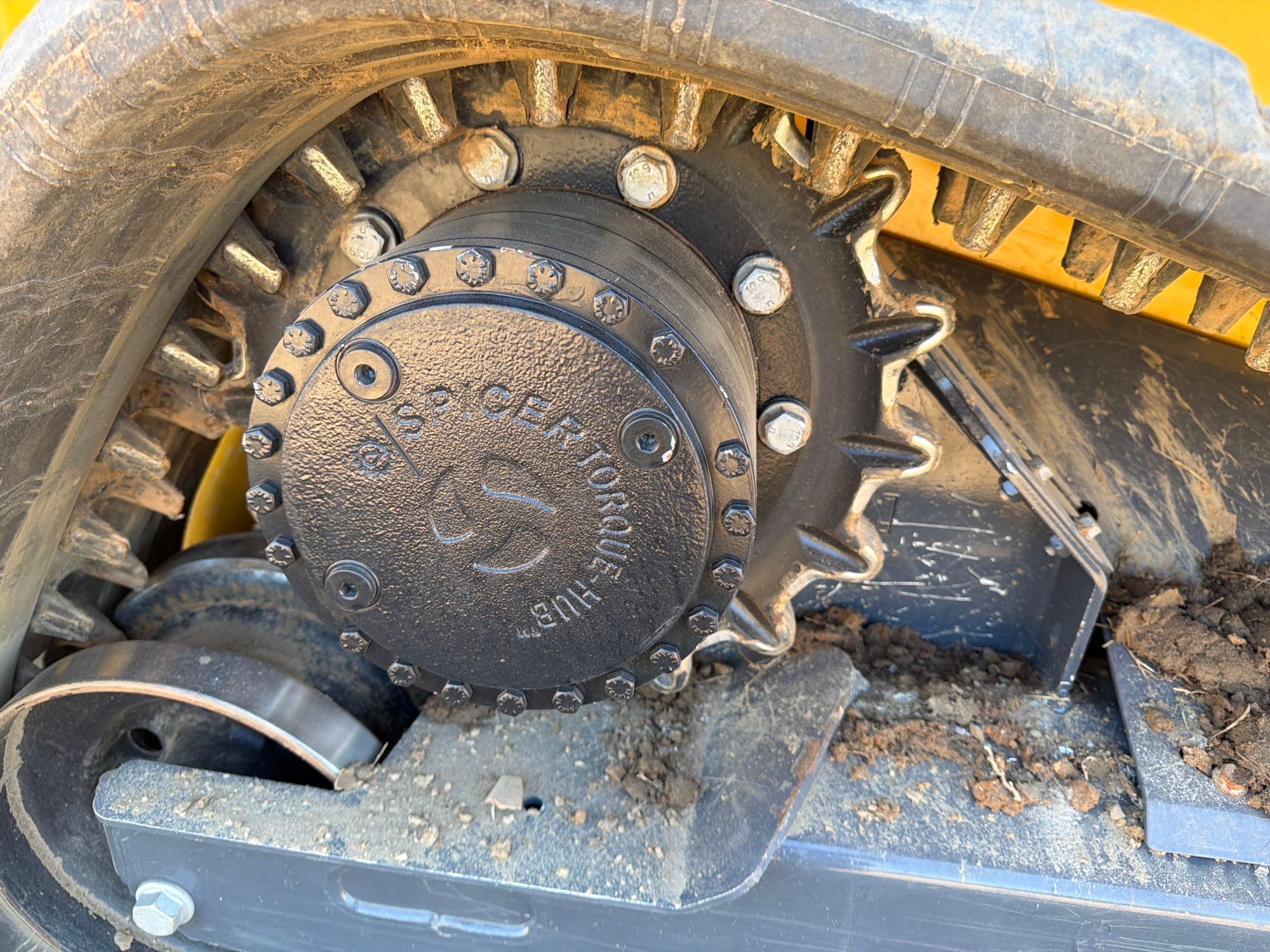 John Deere 335