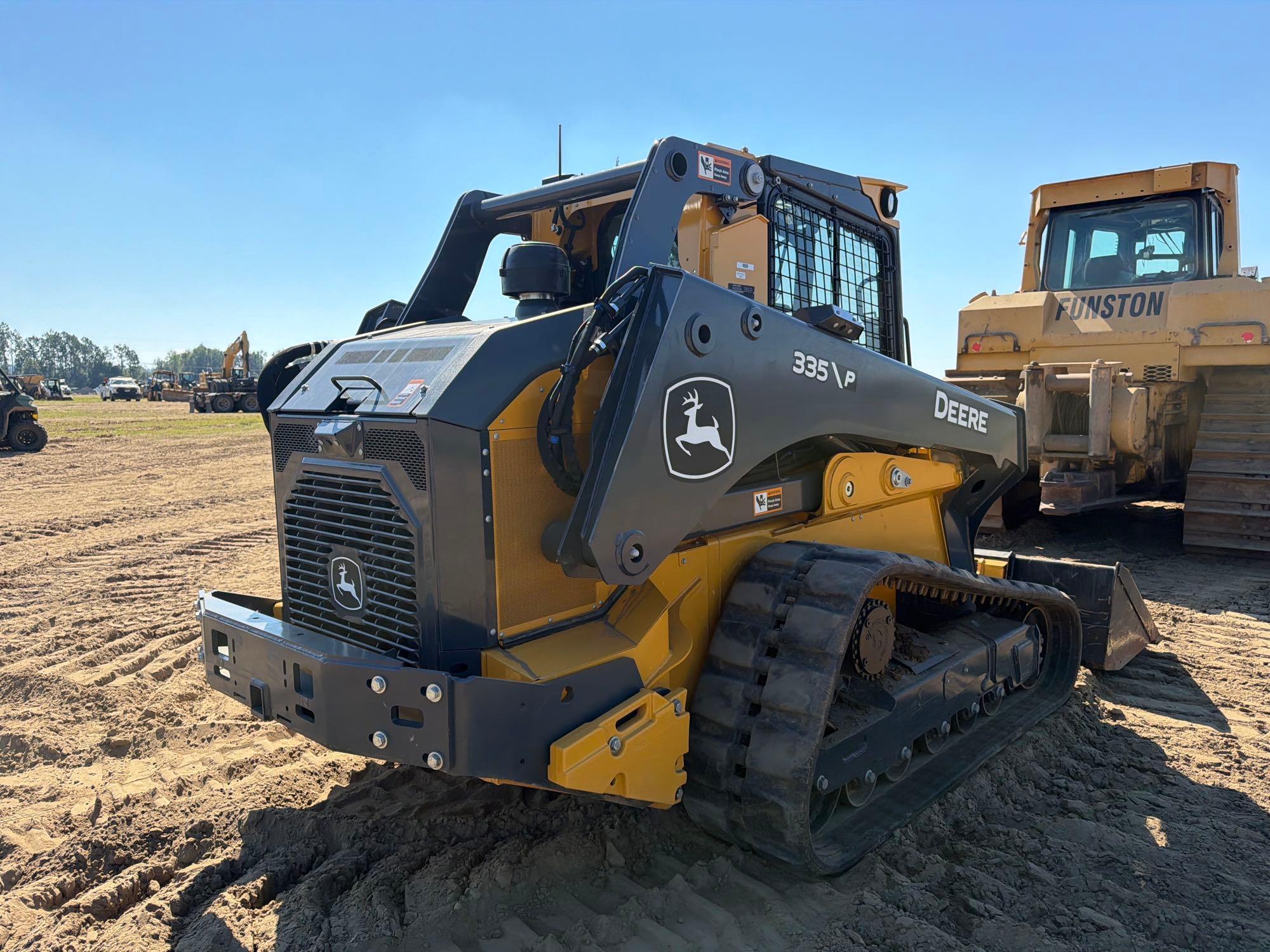 John Deere 335