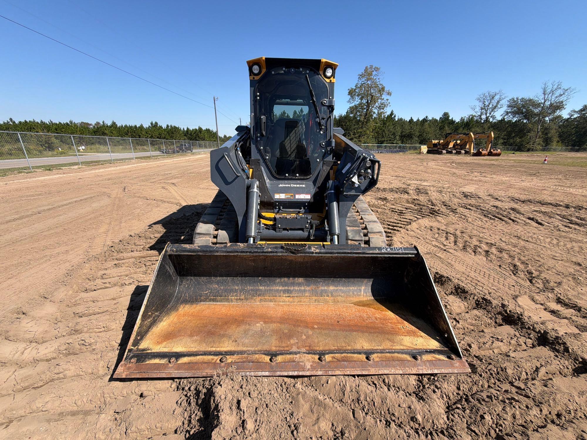 John Deere 335