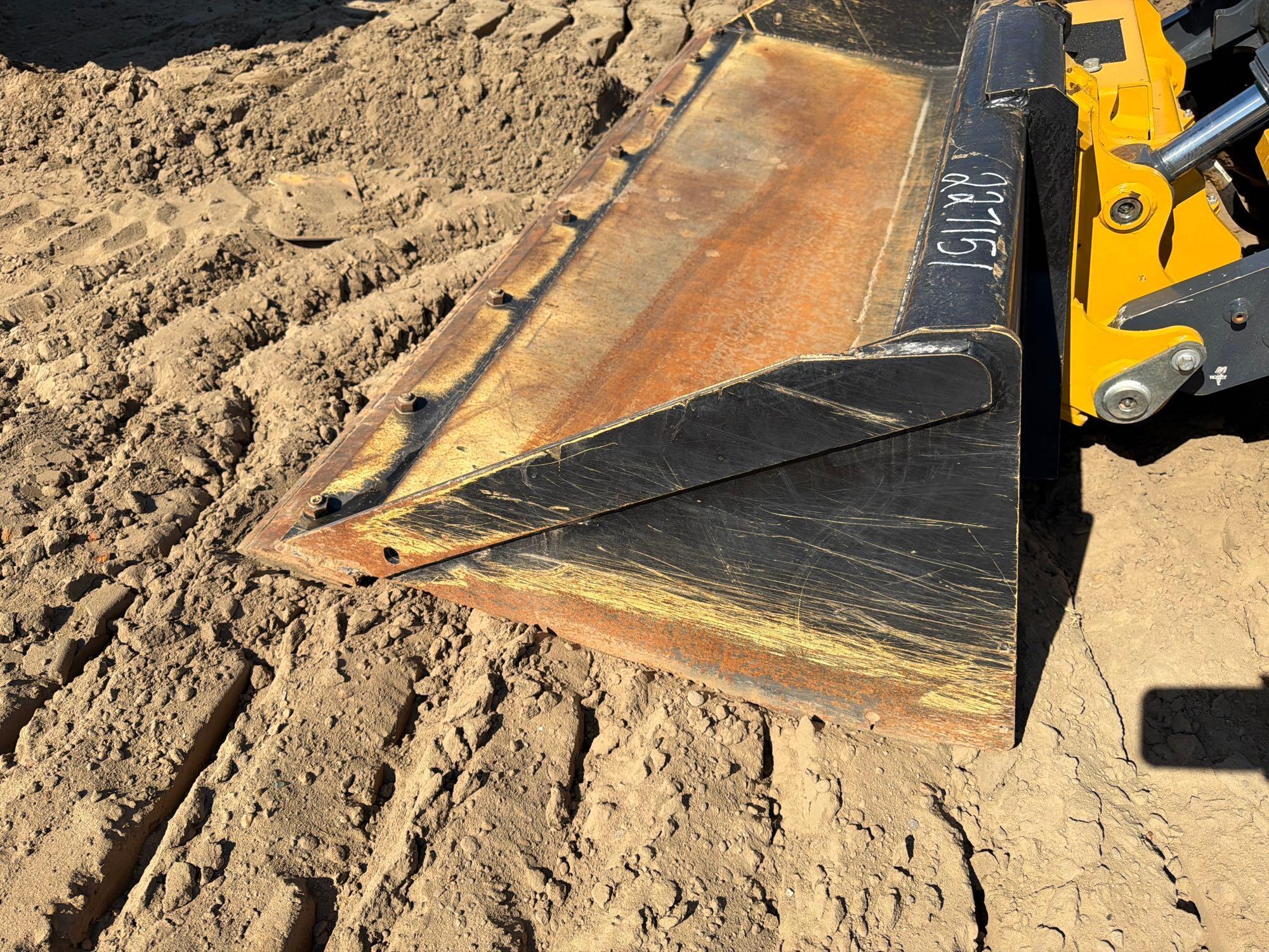 John Deere 335