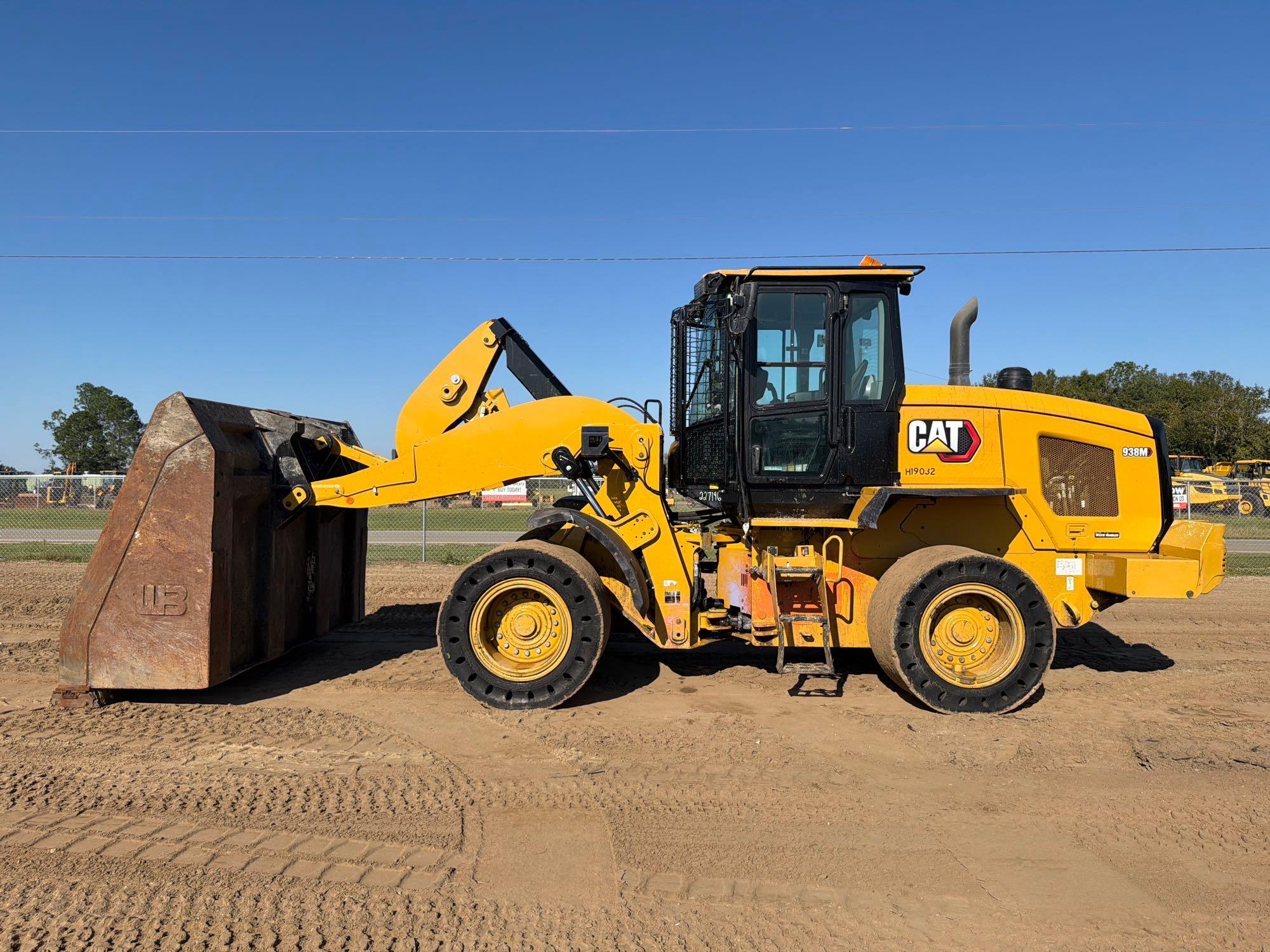 Photo of Caterpillar 938M