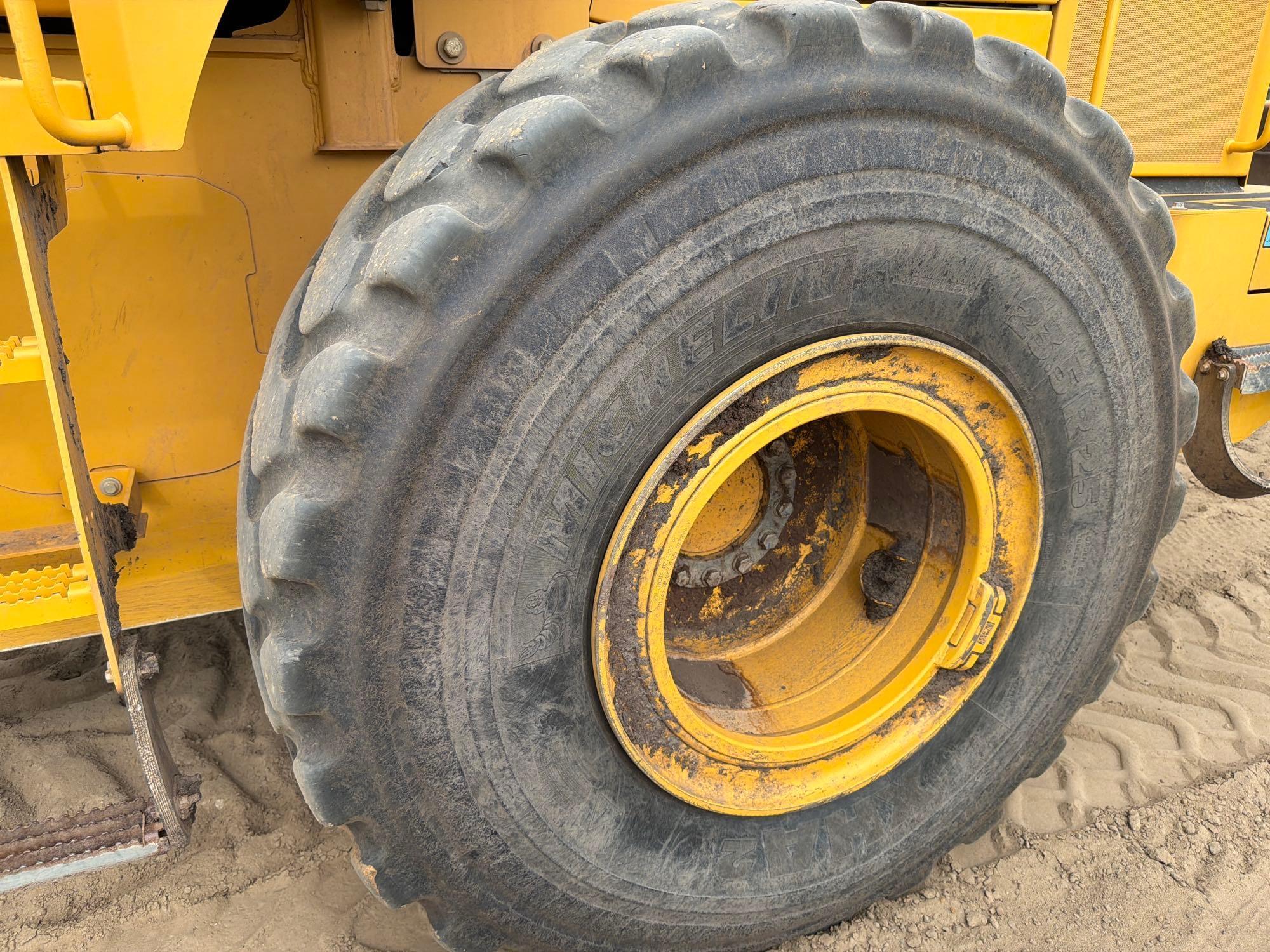 John Deere 644