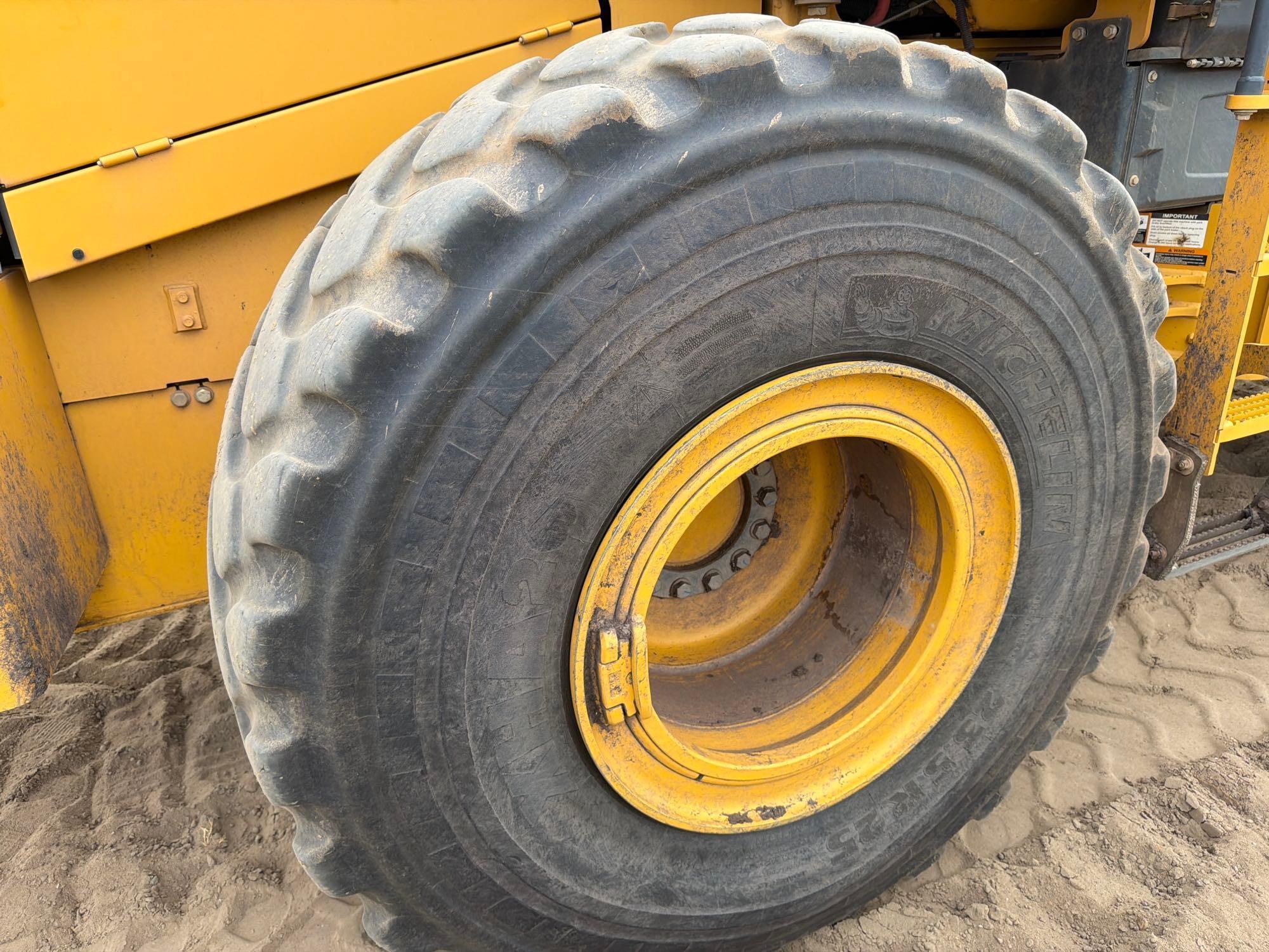 John Deere 644