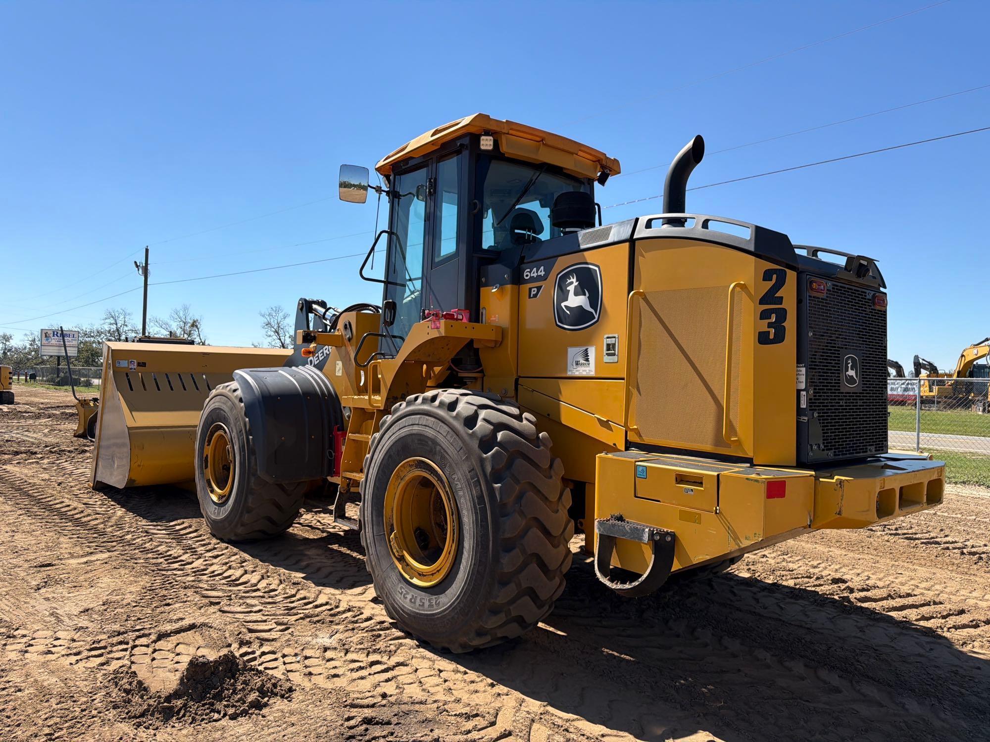 John Deere 644