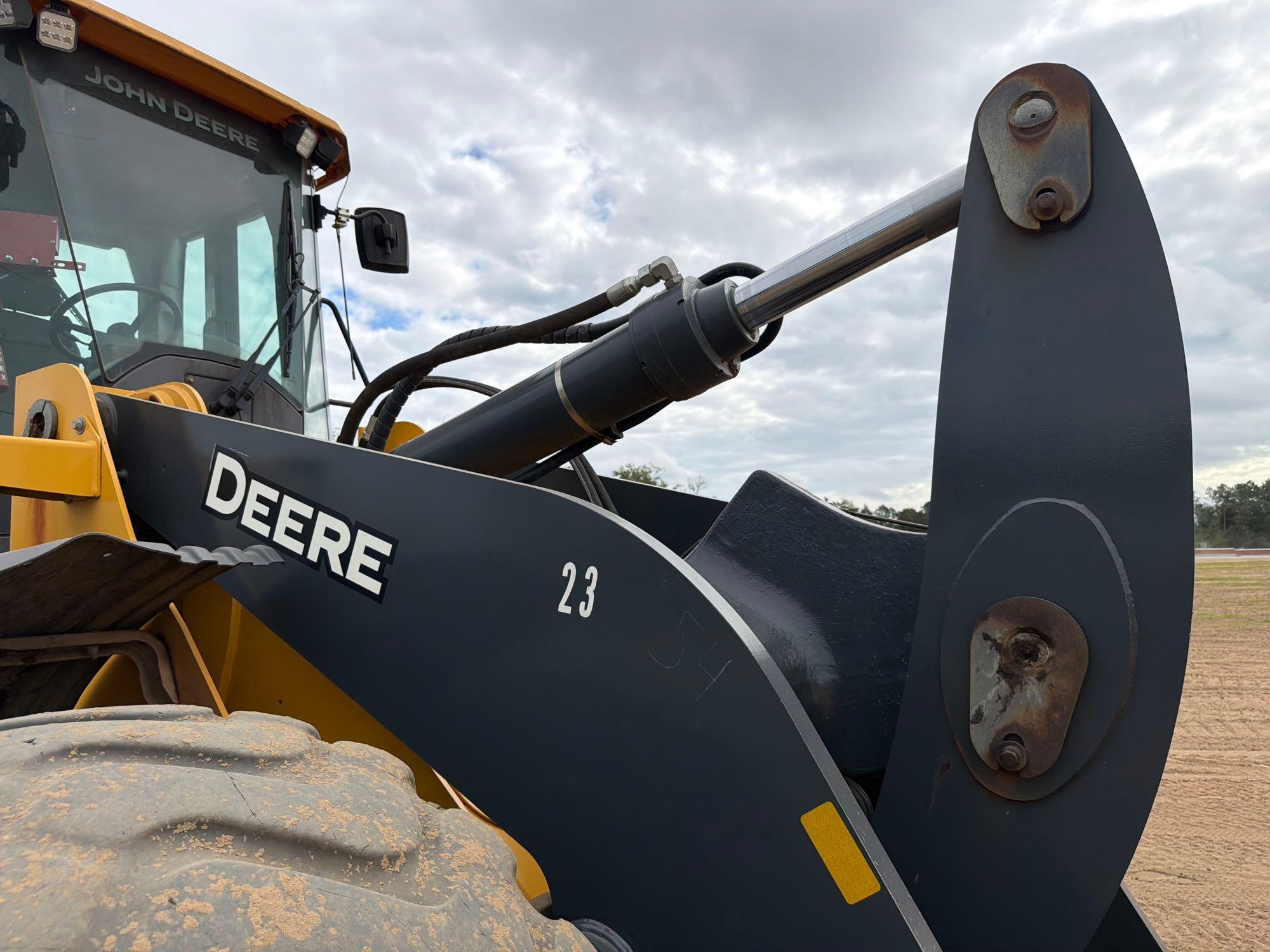 John Deere 644