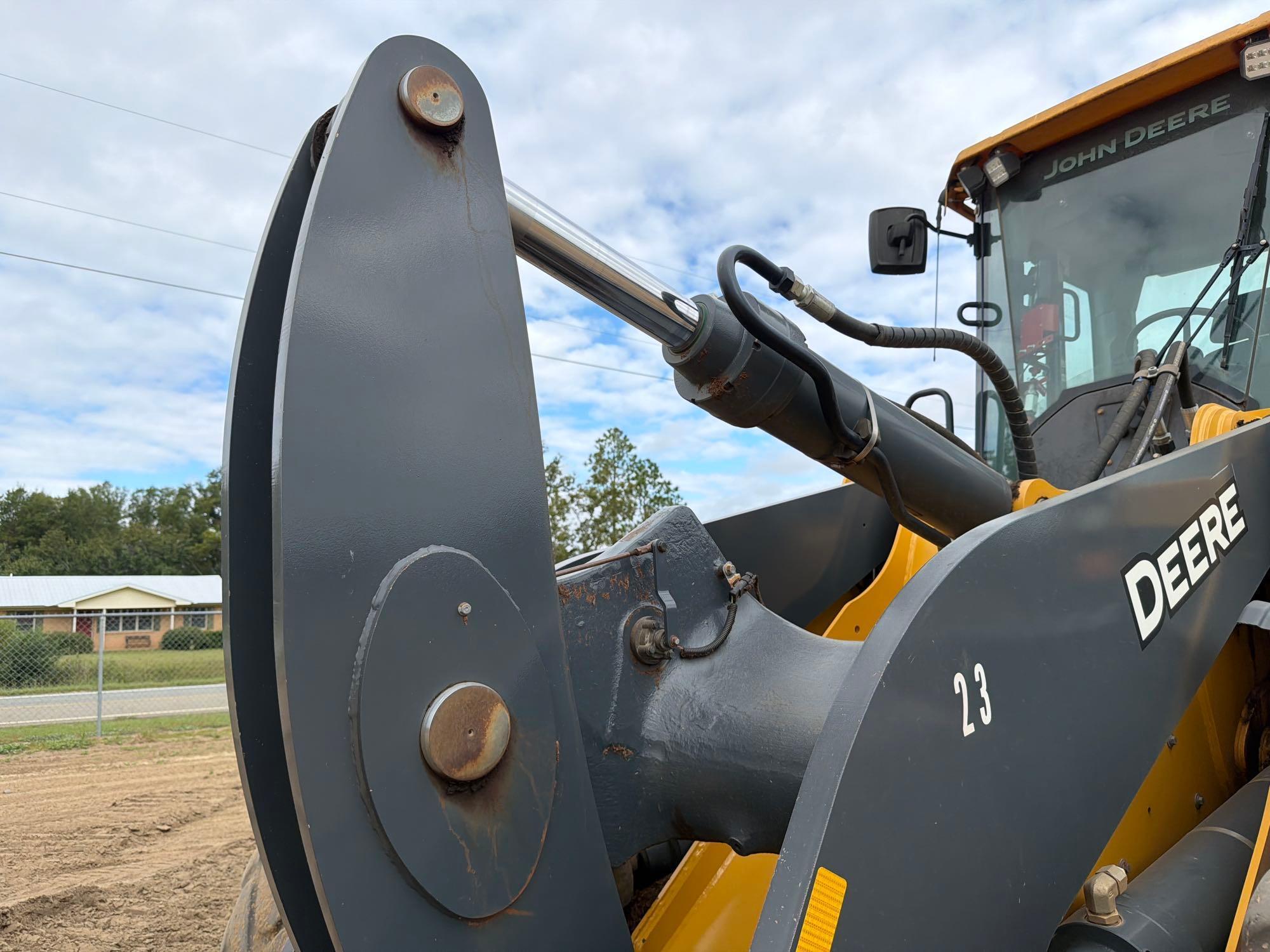 John Deere 644