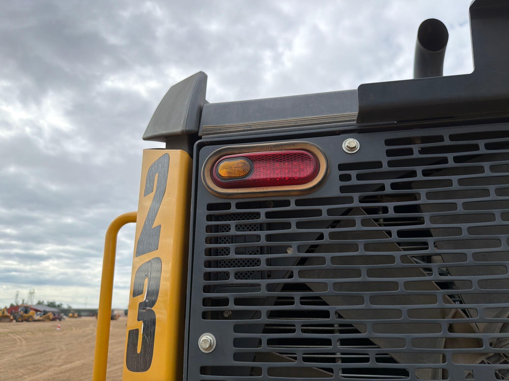 John Deere 644