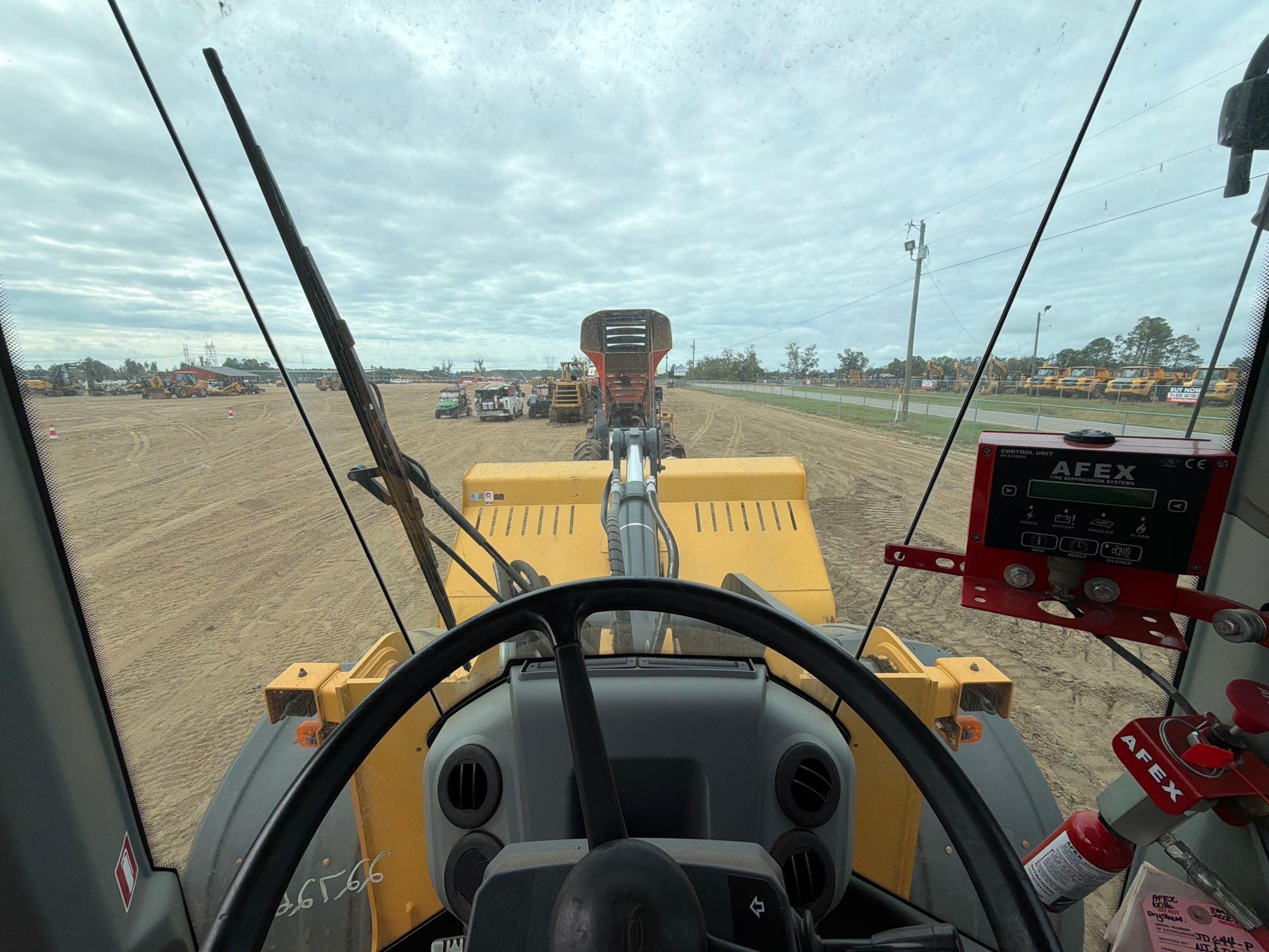 John Deere 644