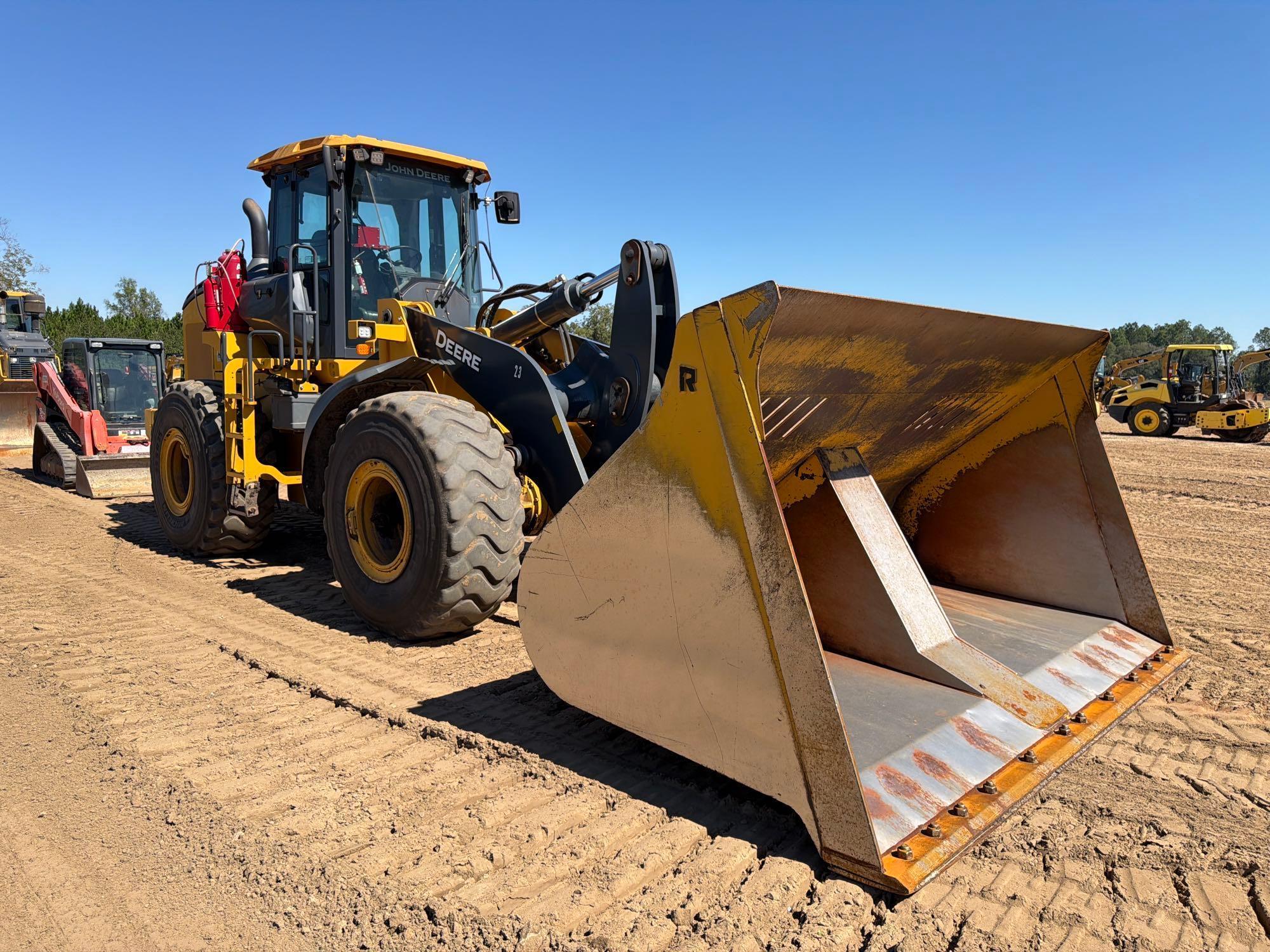 John Deere 644