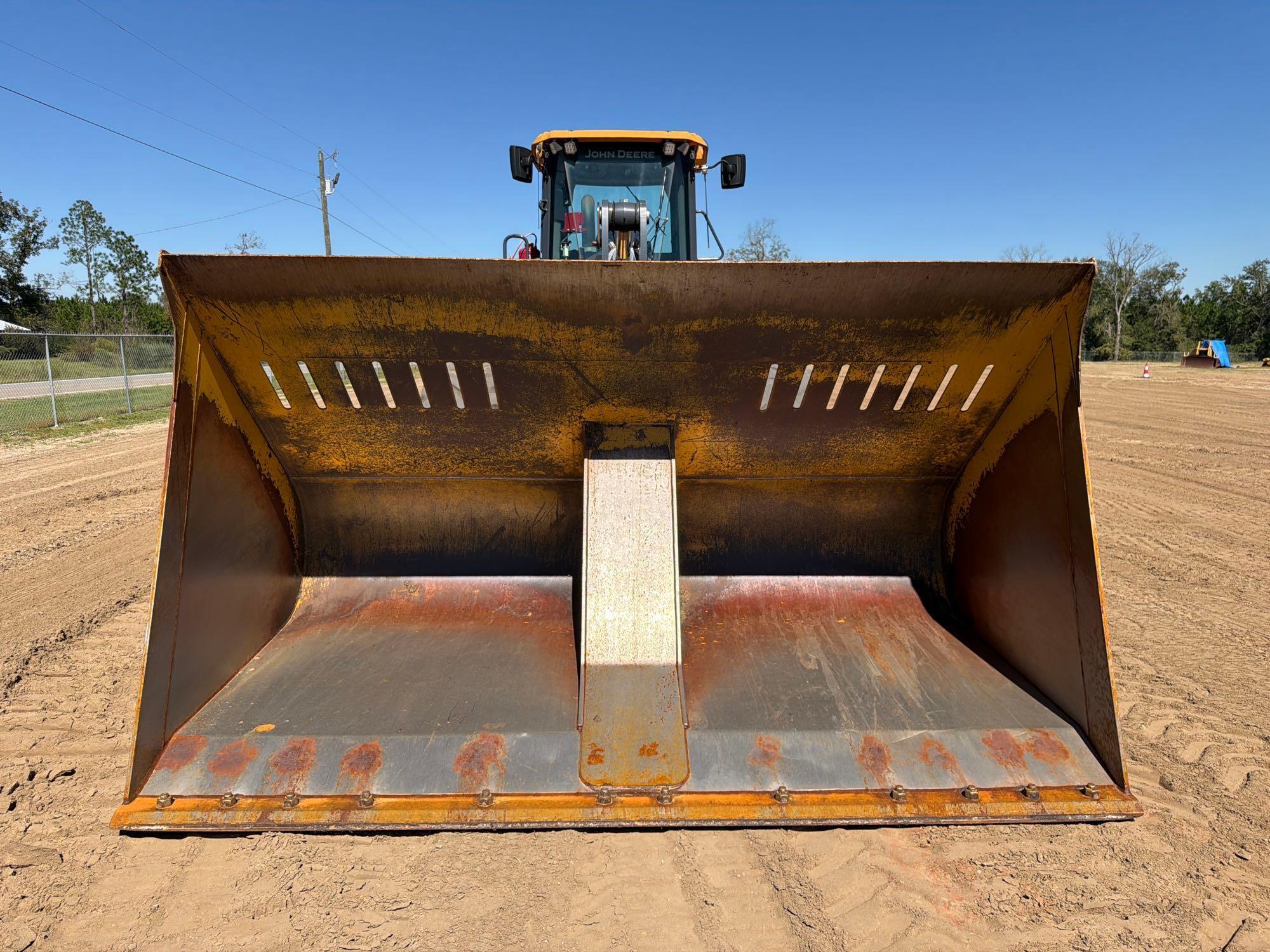 John Deere 644