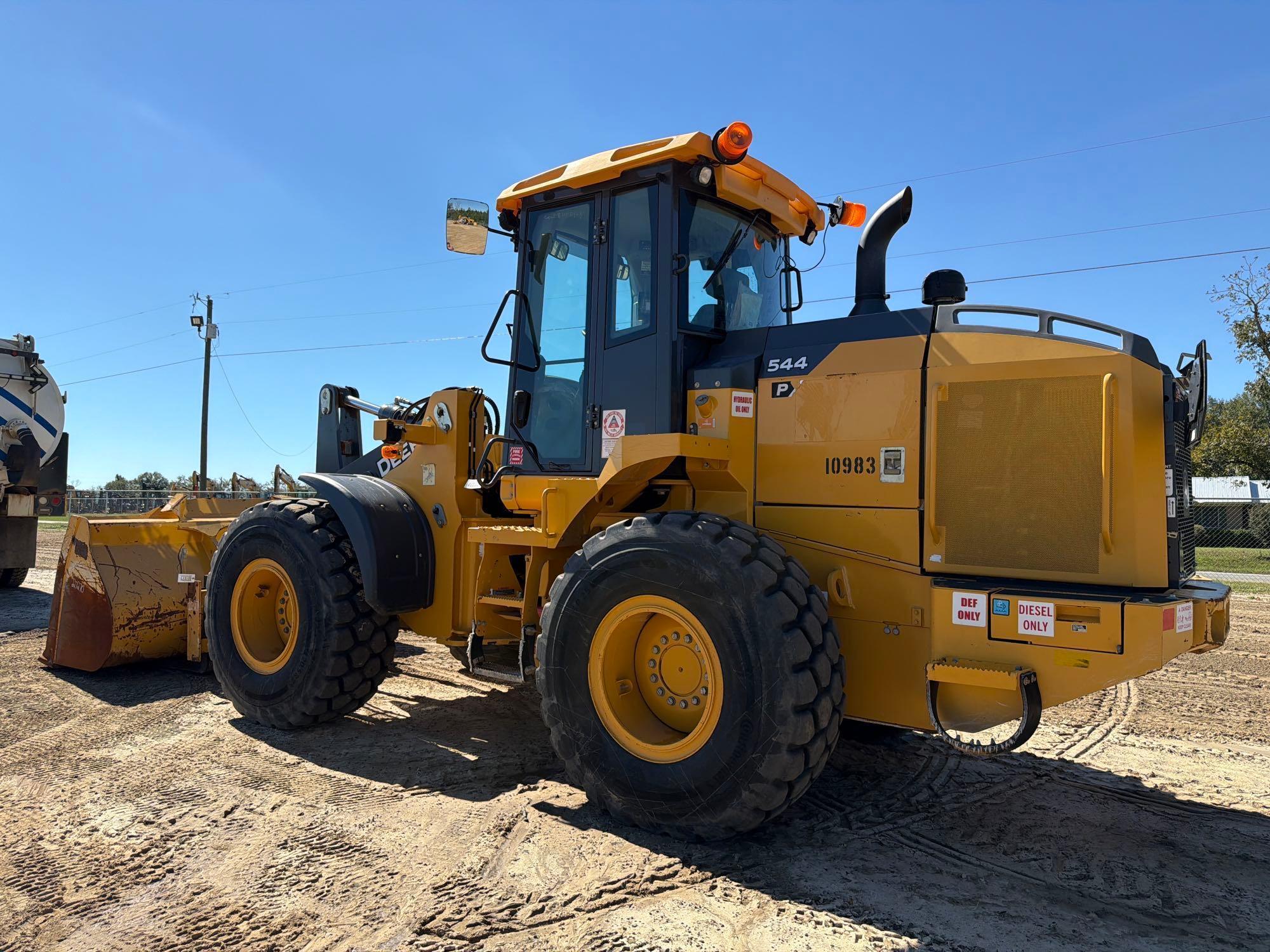 John Deere 544