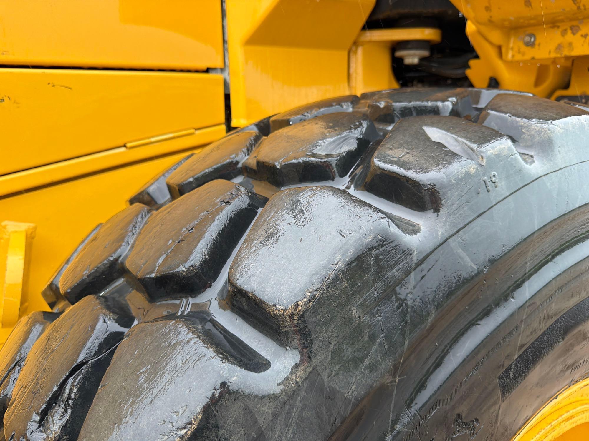 John Deere 544