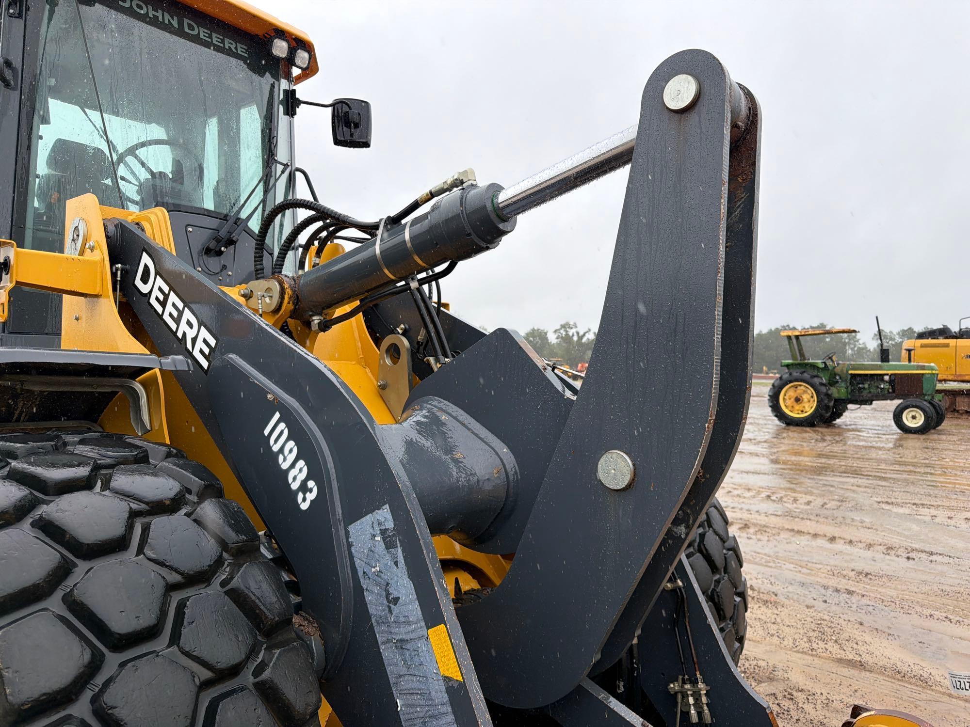 John Deere 544