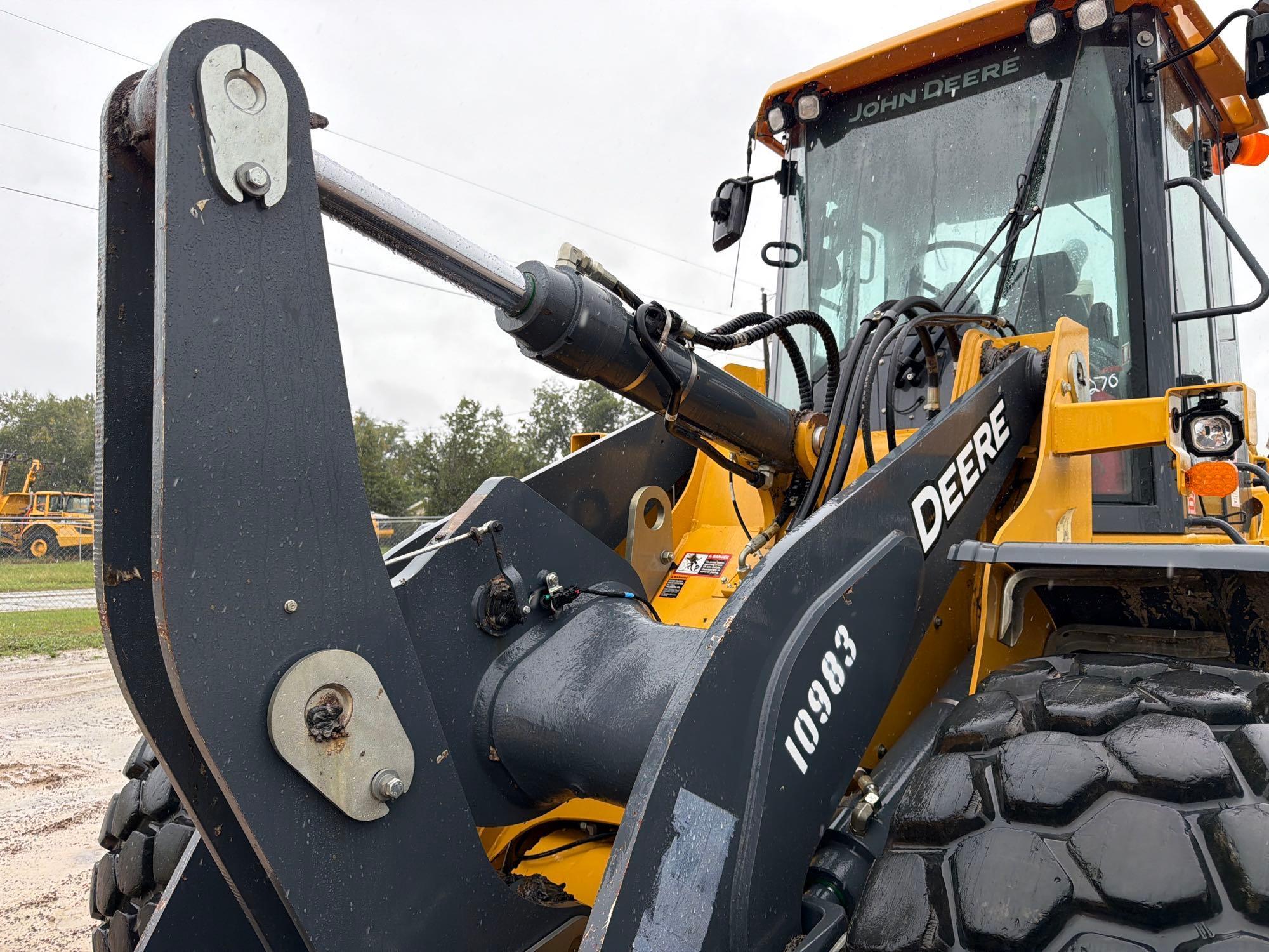John Deere 544