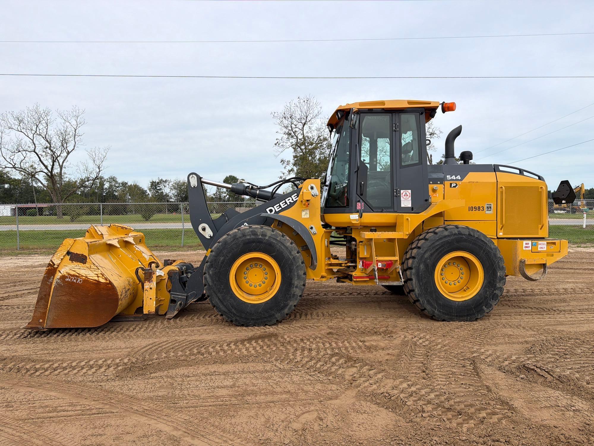 John Deere 544