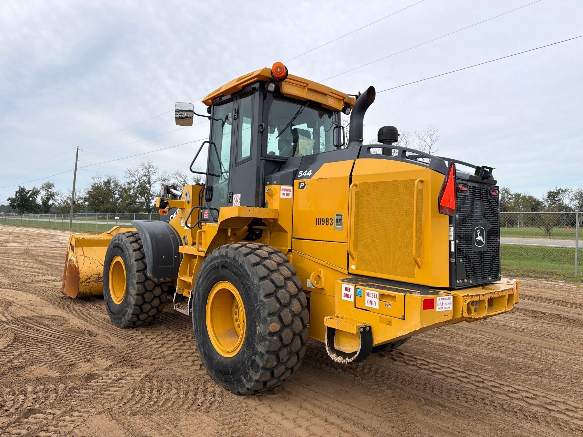 John Deere 544