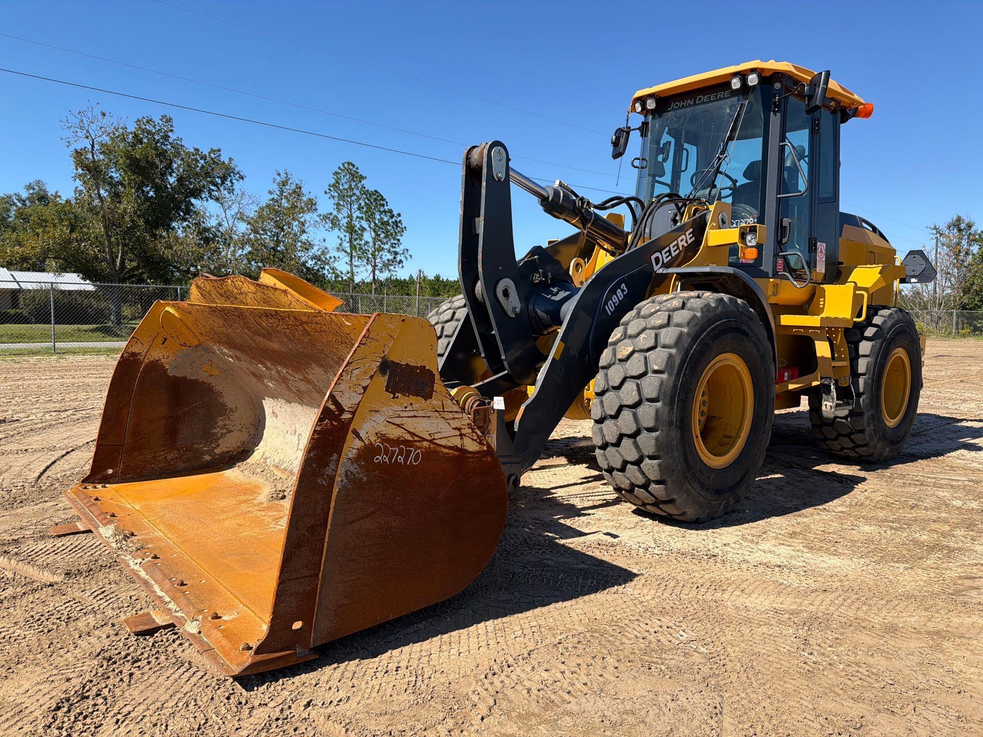 John Deere 544