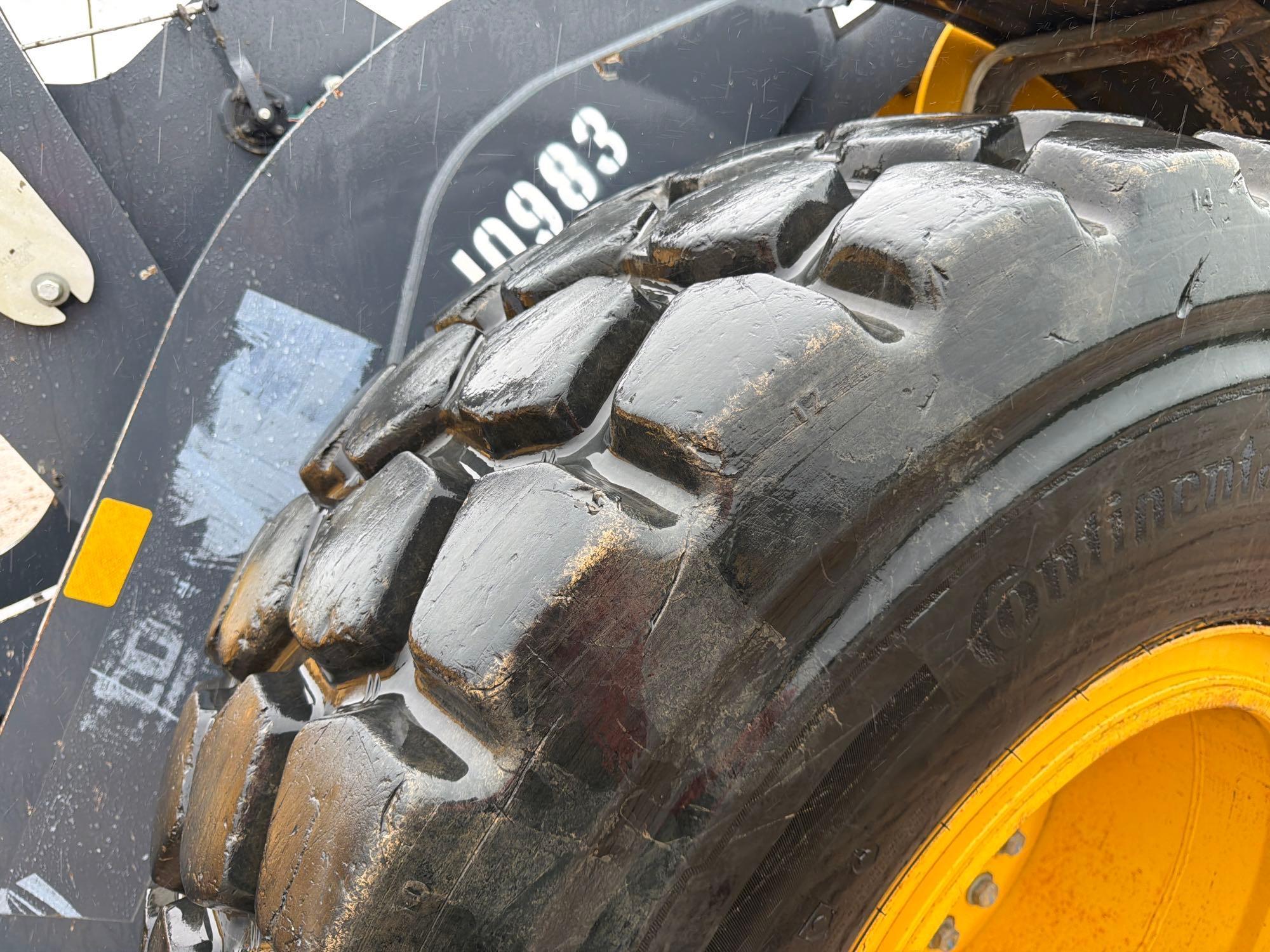 John Deere 544