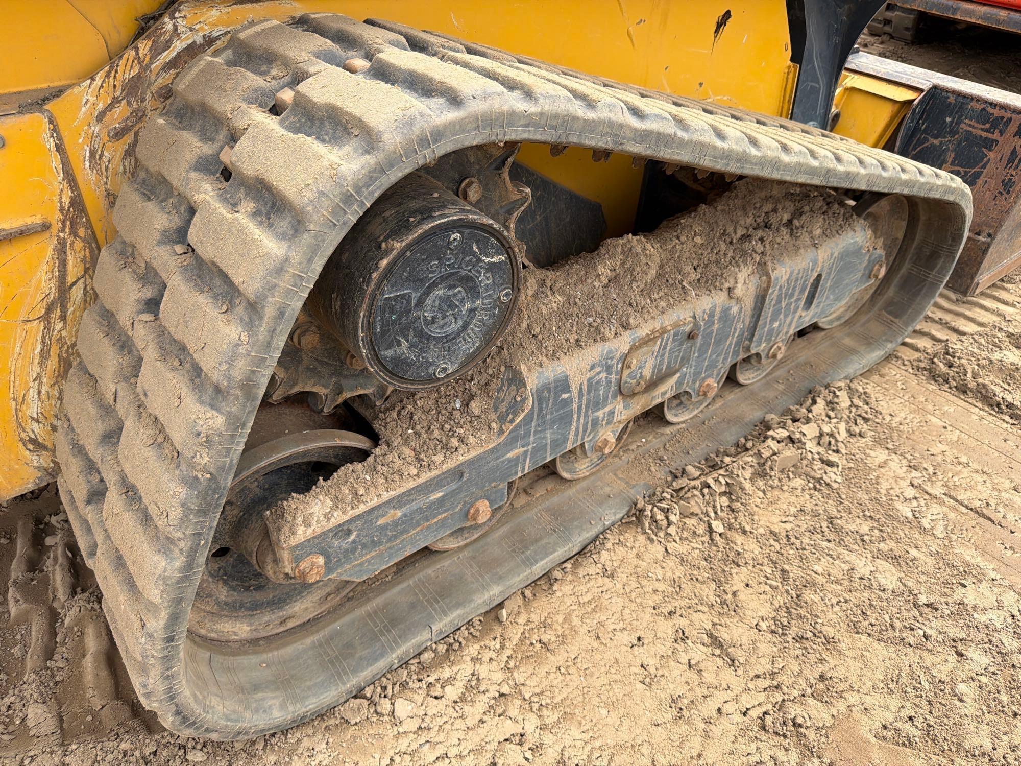 John Deere 325G