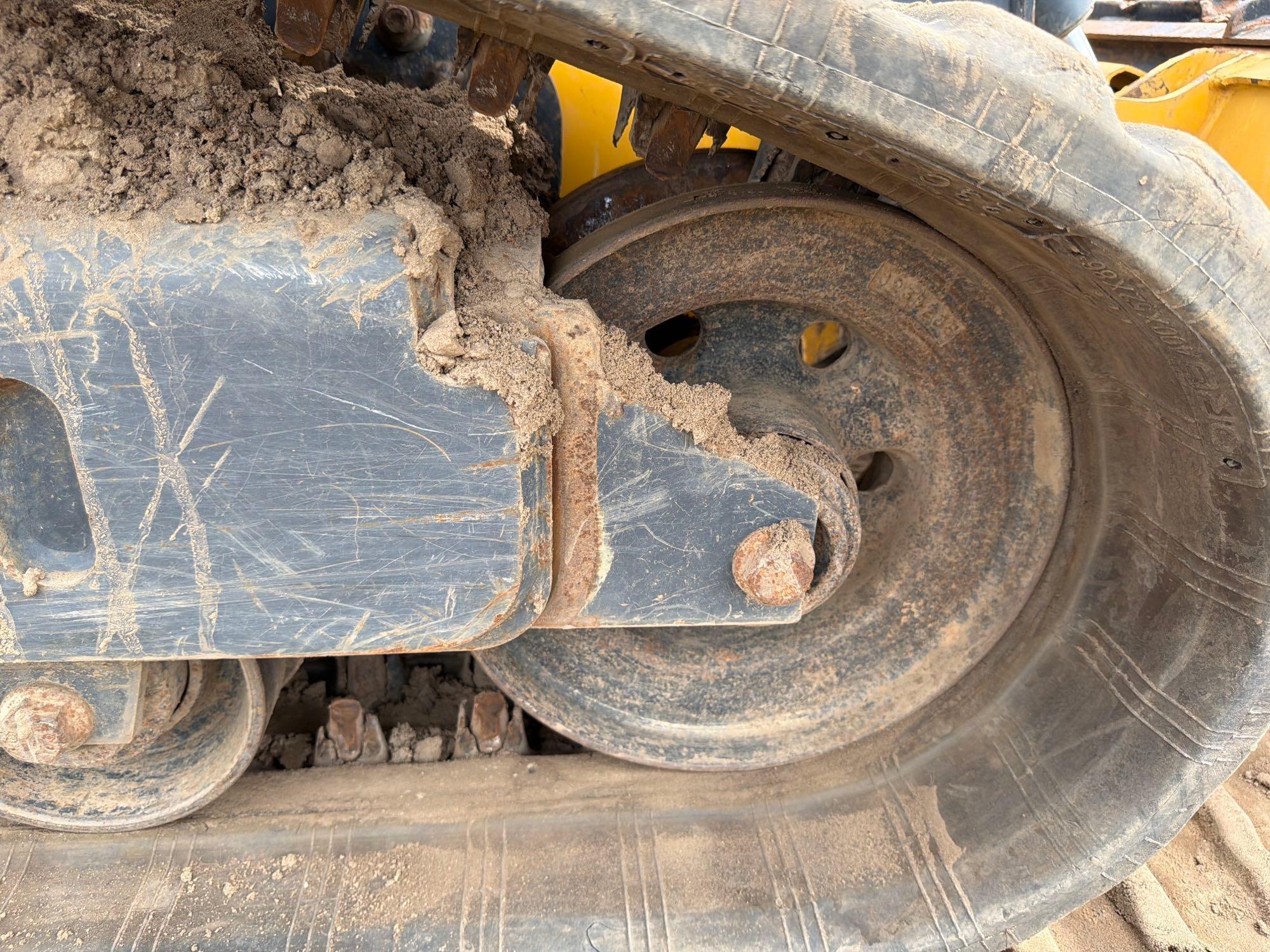 John Deere 325G