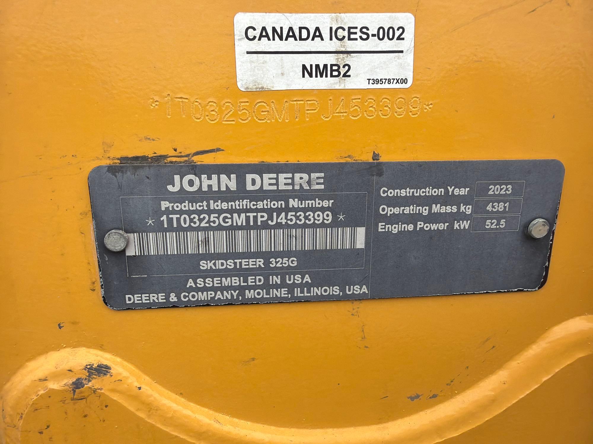 John Deere 325G